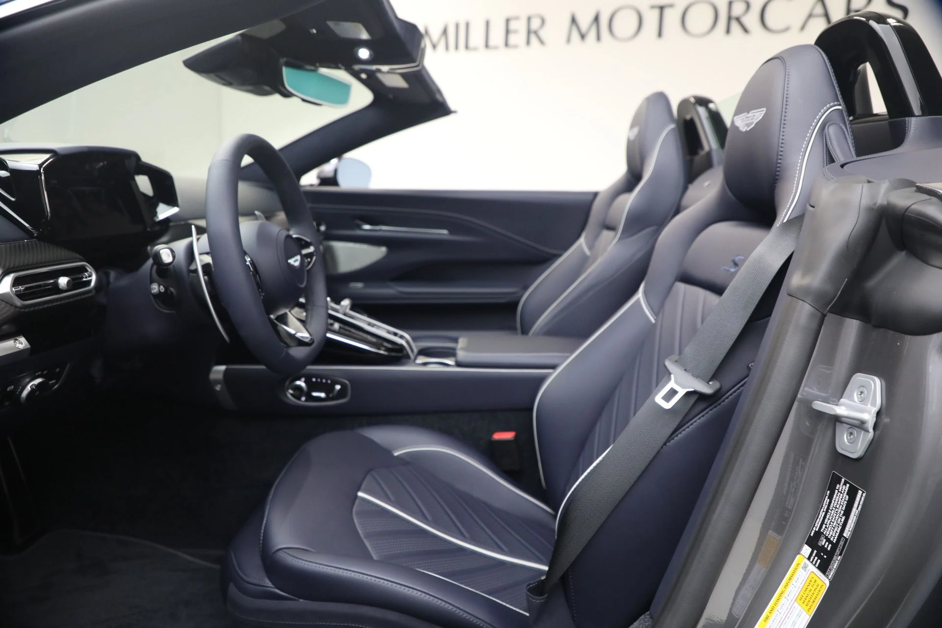 mph028_1258945665_New_2026_Aston_Martin_Vantage_S_Roadster_1786132821_1ccaf75a55