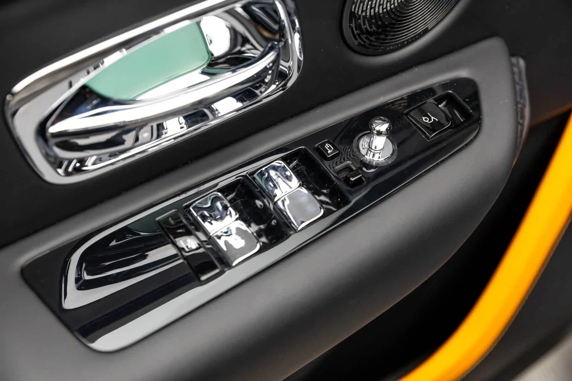 mph028_1259910635_29_6453dcd041