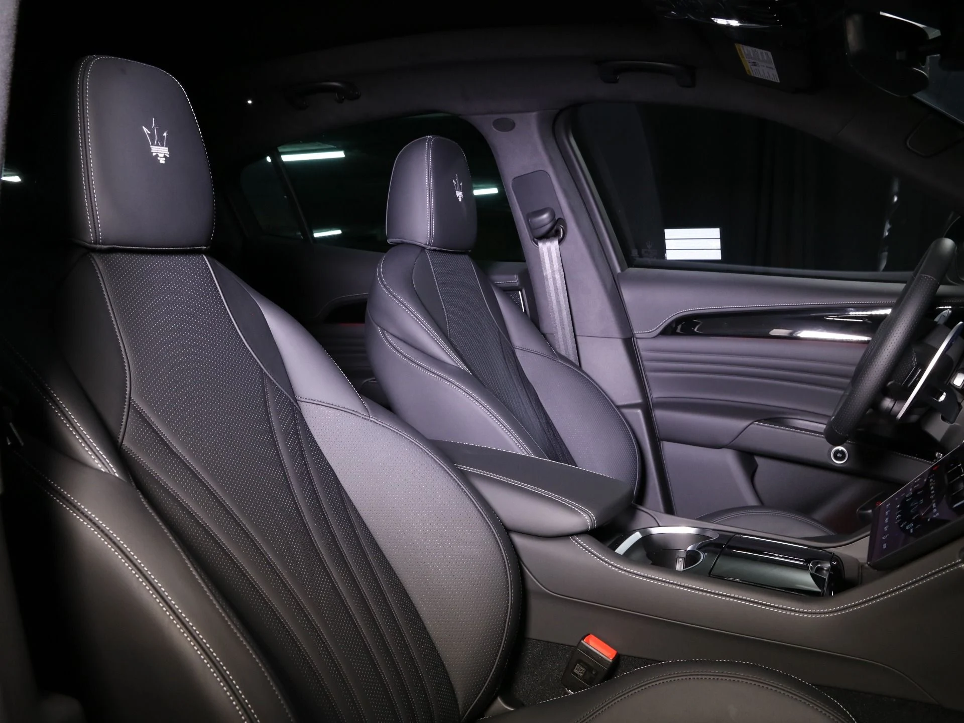 mph028_1268498629_New_2025_Maserati_Grecale_Modena_1749573070_4bb0e55caa