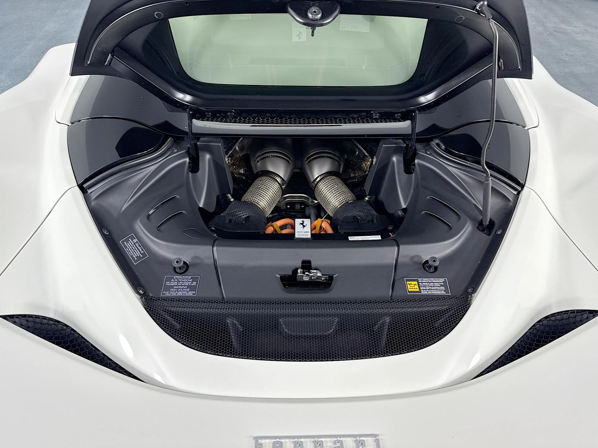 mph028_1282226792_Used_2025_Ferrari_296_GTS_1786124848_316aaa235b