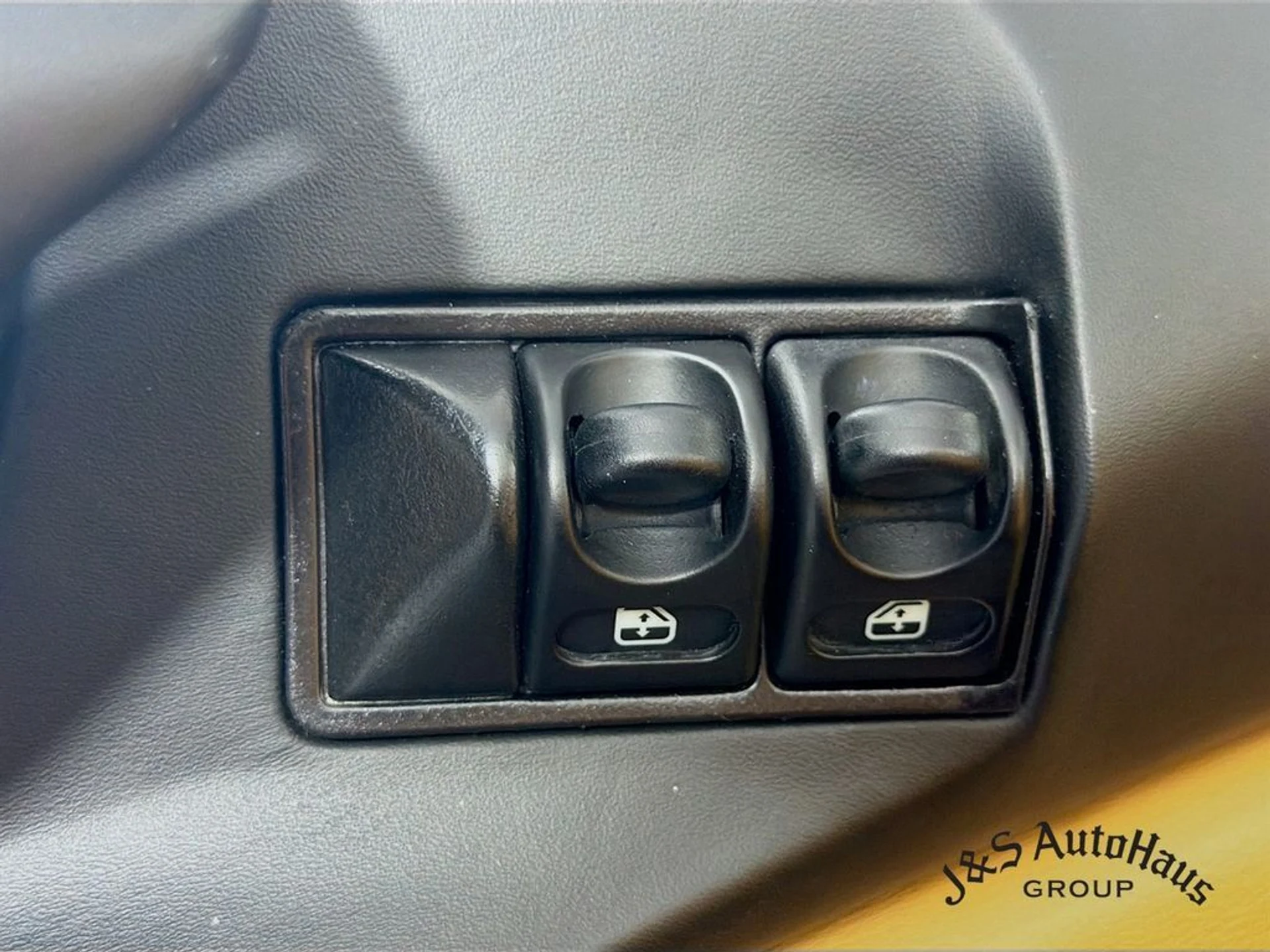 mph028_1287879727_rkhk8b69j9yla5hfn6sp22my6i7o_c70f55af82