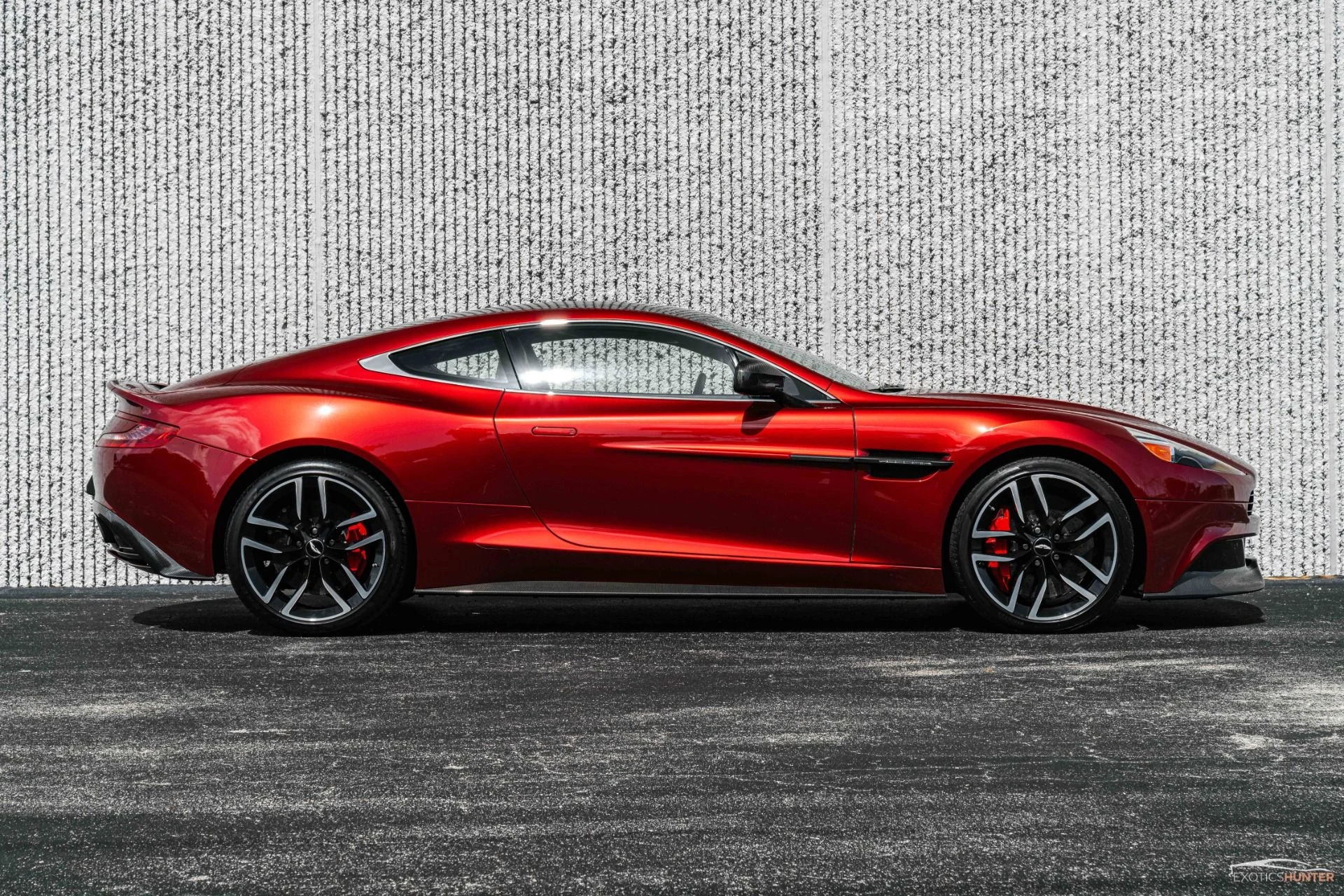 mph028_1293188262_Used_2015_Aston_Martin_Vanquish_Remarkable_325_K_MSRP_Special_AML_Color_Diavolo_Red_Carbon_Everything_1771284972_d4ccd3d437