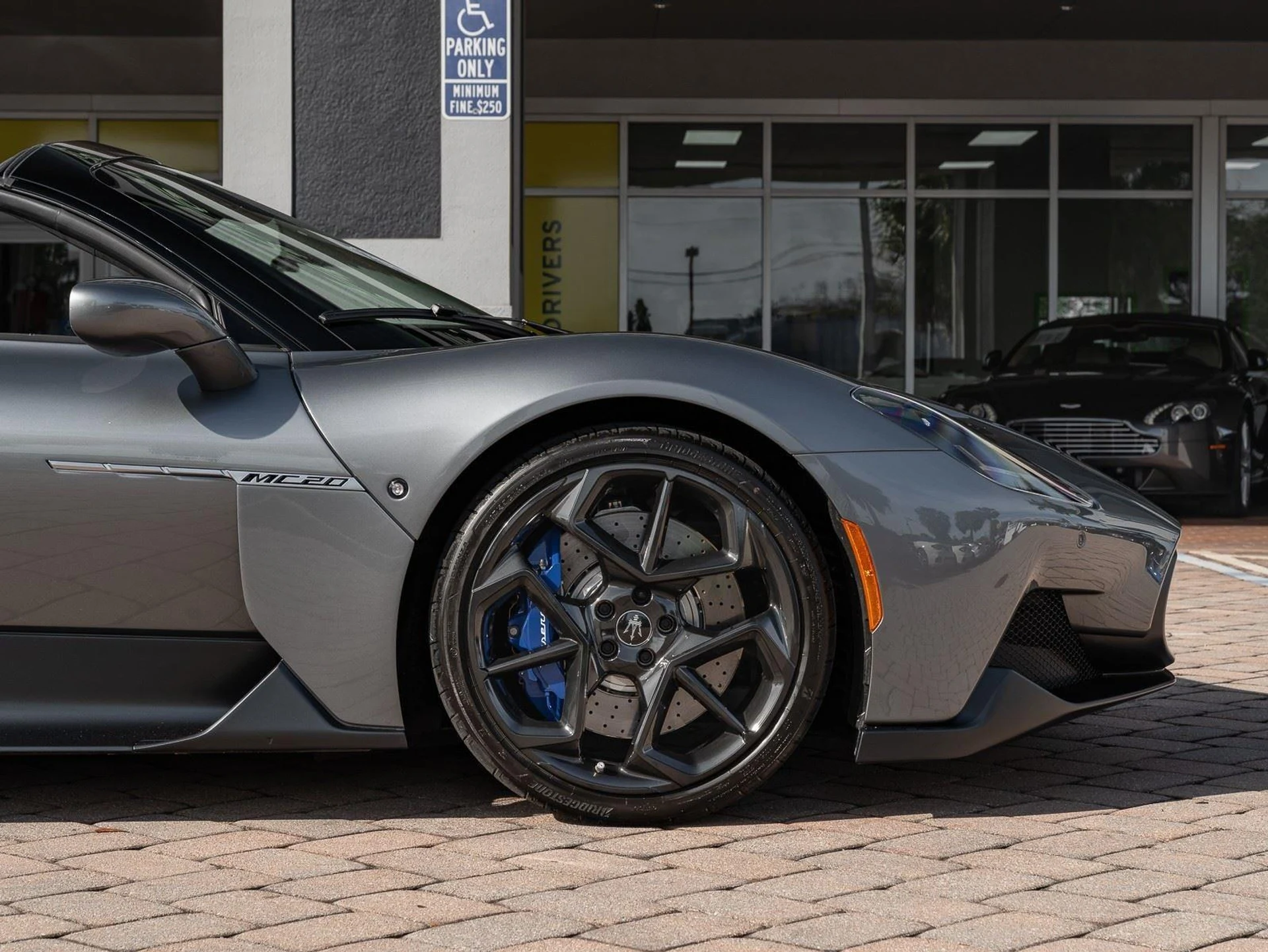 mph028_1293770880_Used_2023_Maserati_MC_20_Cielo_1773864342_d0fe7a2a01