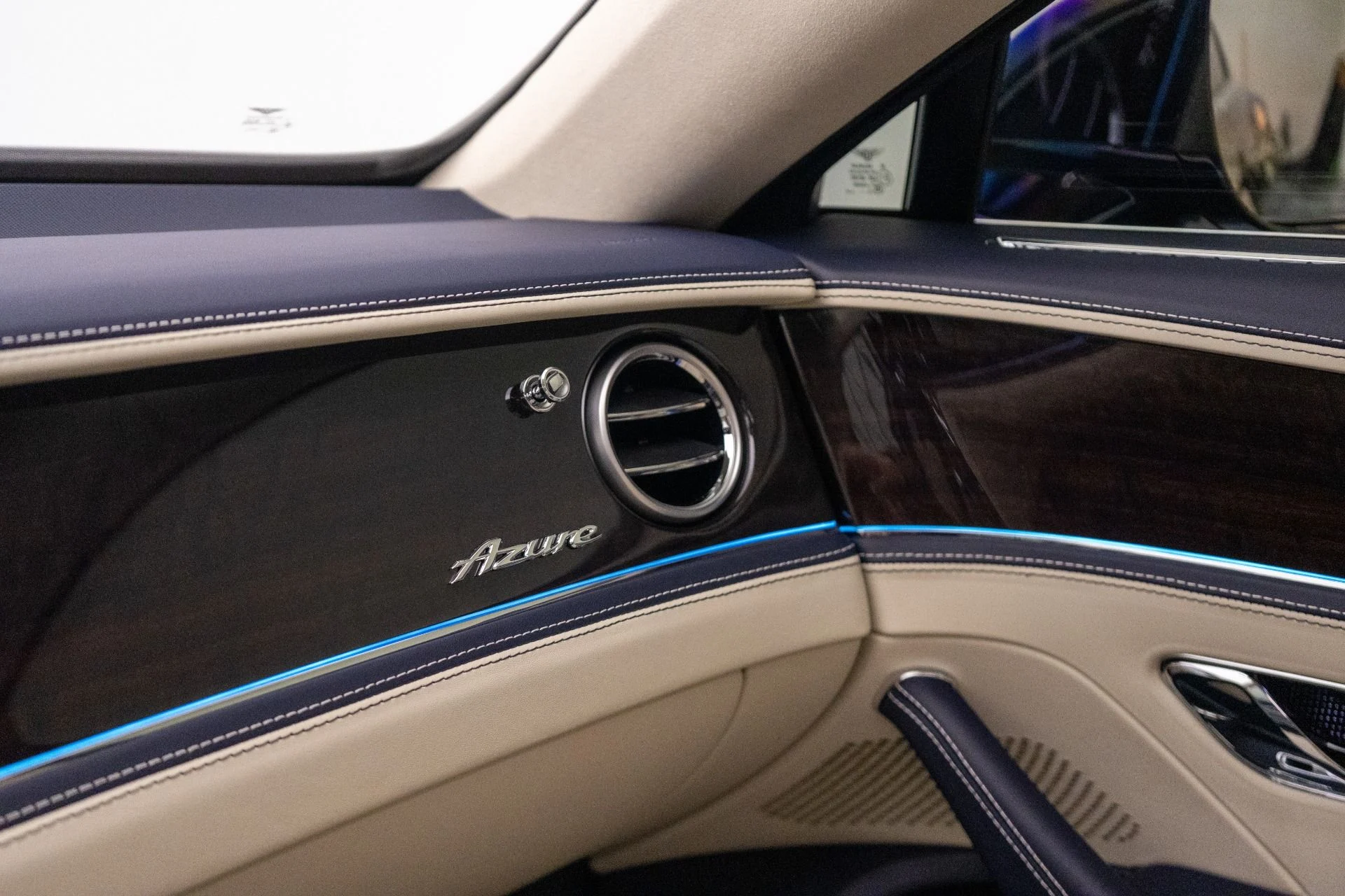 mph028_129725110_Used_2026_Bentley_Flying_Spur_Azure_Bang_and_Olufsen_Audio_Mulliner_Driving_Specification_1778702450_226a38384f