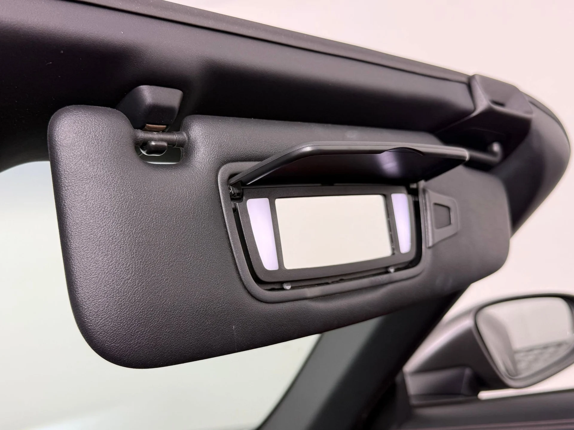 mph028_1299069126_66b8bac6f45943e2cf6c2d3c512942edx_0f44702044