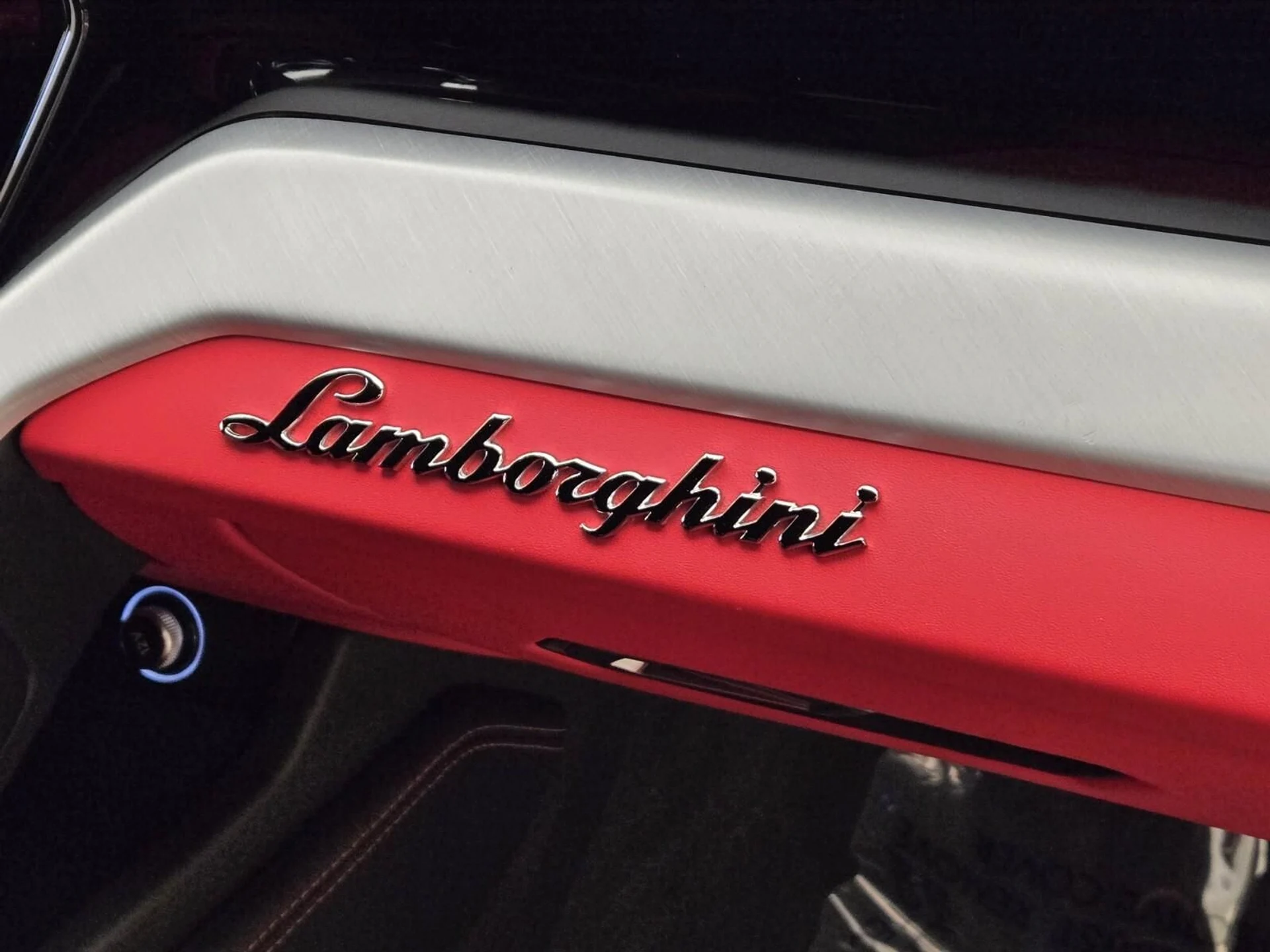mph028_1299720251_Used_2021_Lamborghini_Urus_1754376915_f138271376