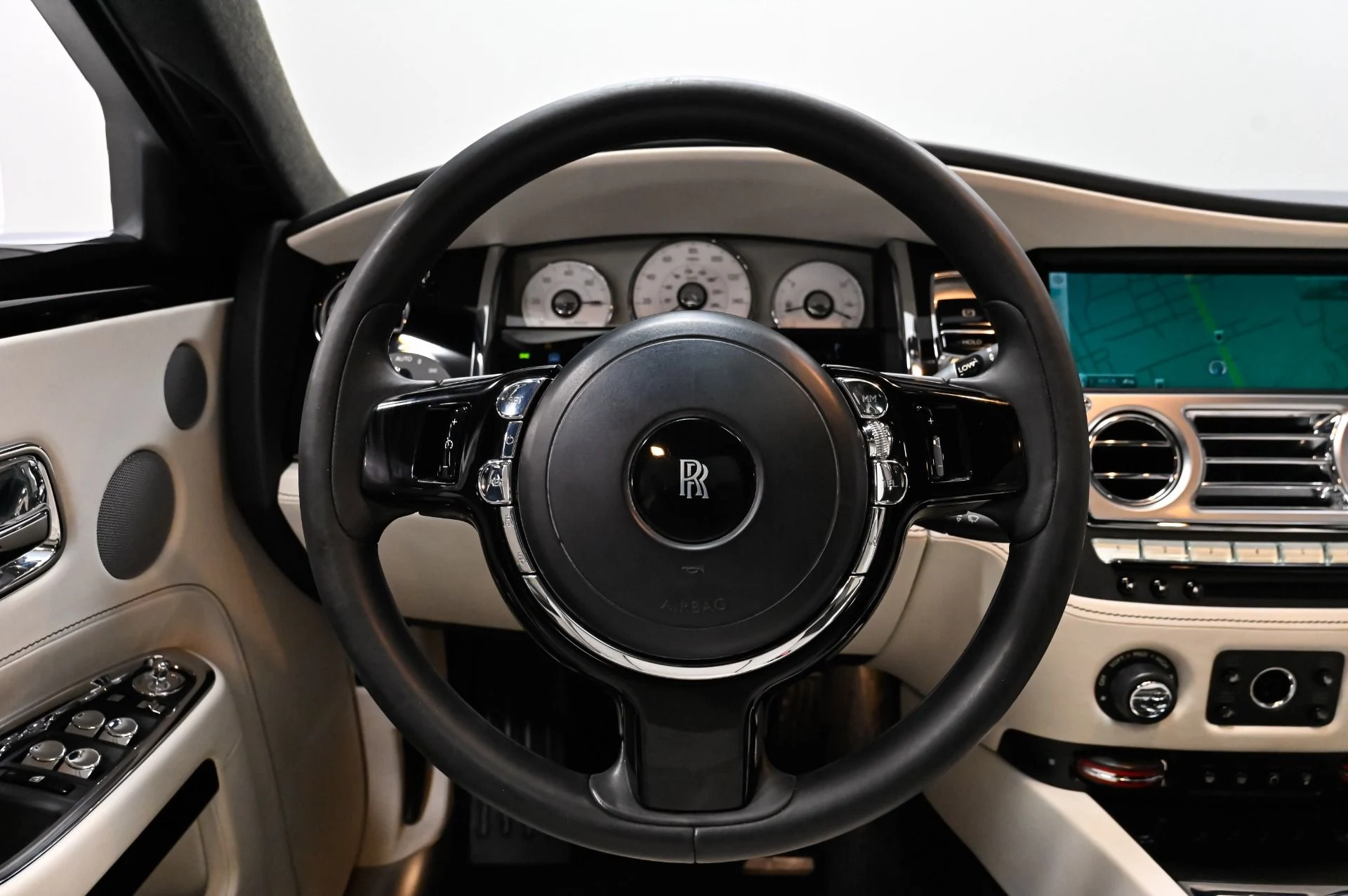 mph028_1303733679_Used_2017_Rolls_Royce_Ghost_Base_1793114215_00b2da31f8