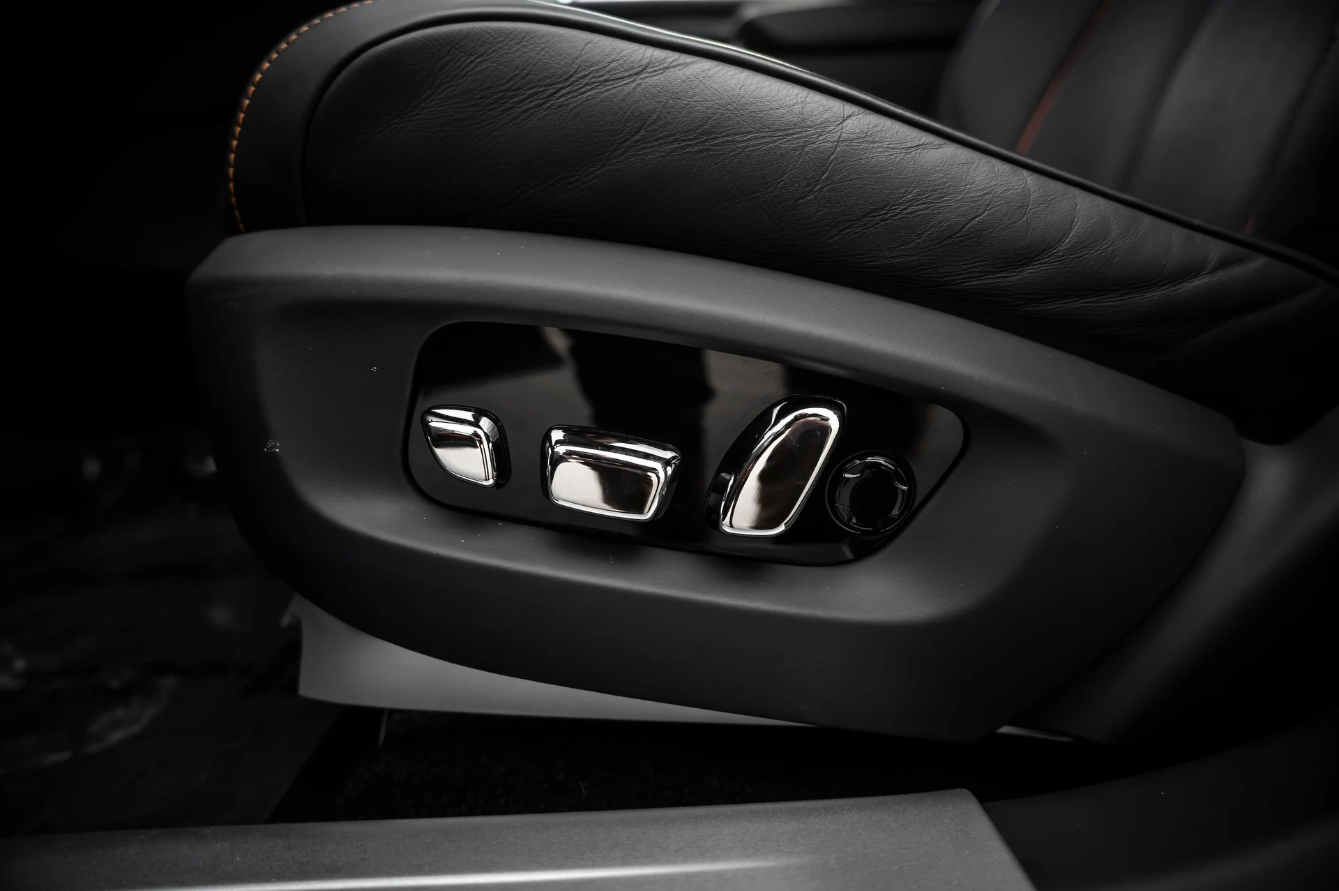 mph028_1304618324_70e8930dcca0463296ec1c486a1a5a64_2e96773ae1