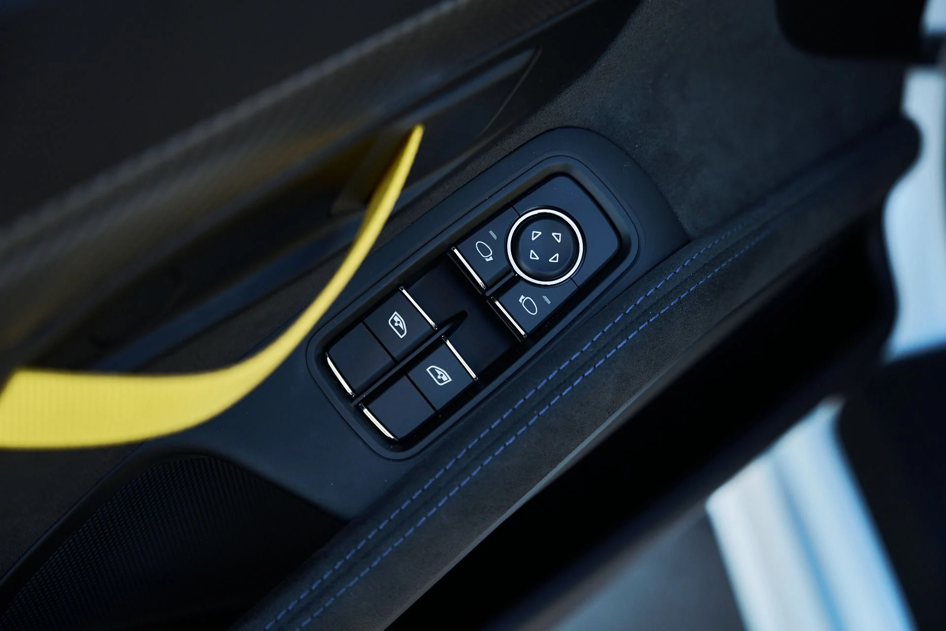 mph028_1305764845_Used_2025_Porsche_718_Cayman_GT_4_RS_1766025502_56d806f528