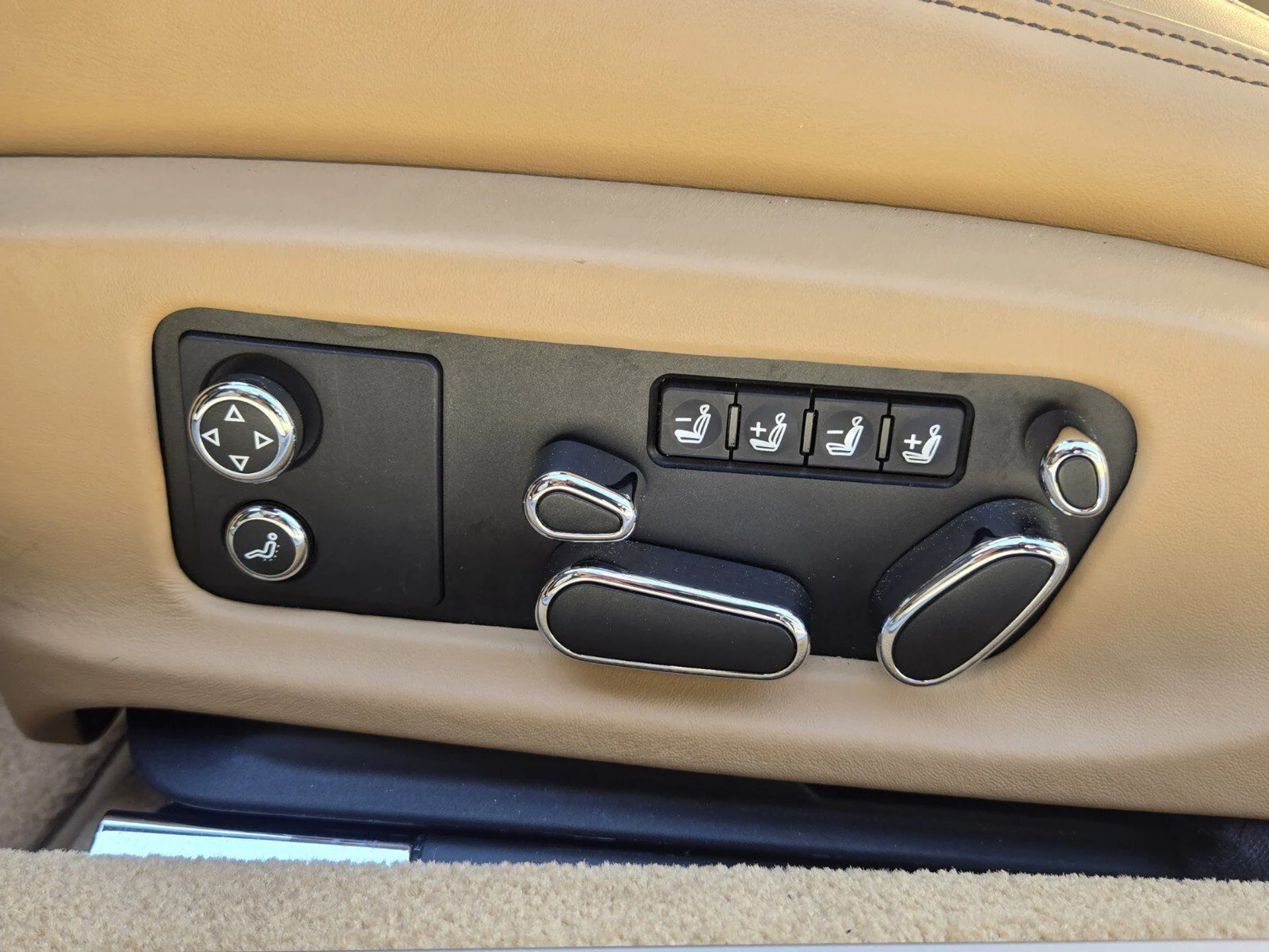 mph028_1316599242_96279f8a3da95b5bdf2b6bac608bffffx_0334609fbe