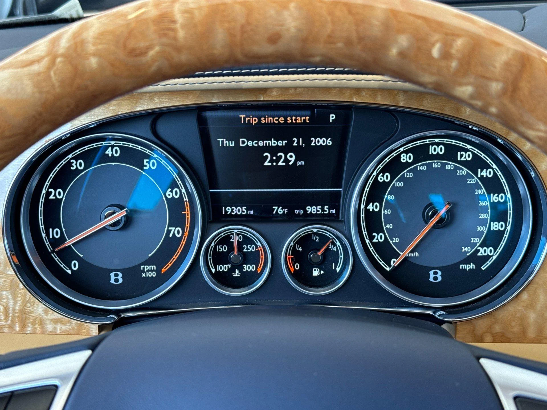 mph028_1326042732_Used_2014_Bentley_Flying_Spur_1786111351_71e19a708d