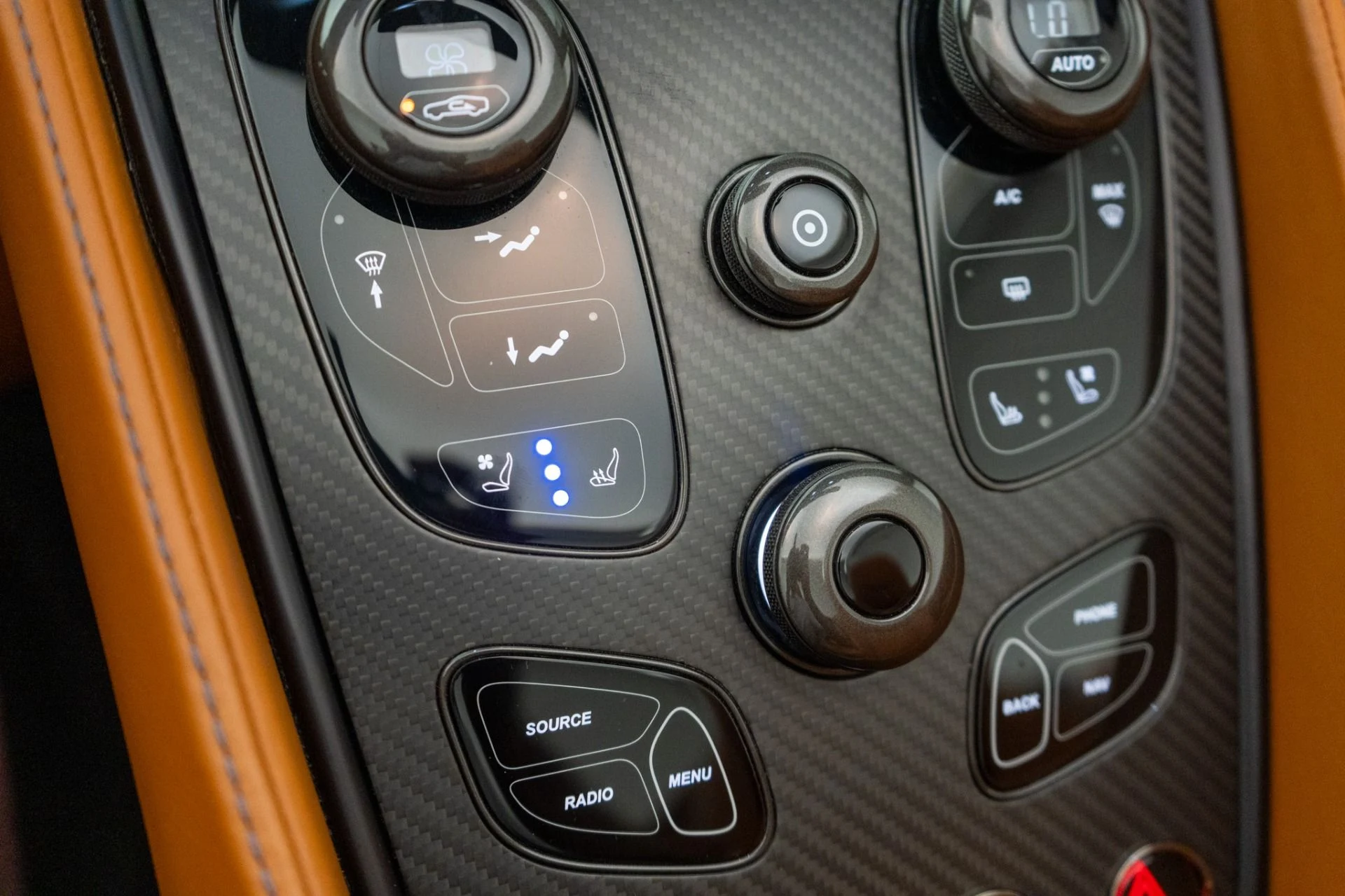 mph028_1326098831_Used_2016_Aston_Martin_Vanquish_Volante_Low_Miles_Amazing_Color_Combination_1785262307_f54e84675a