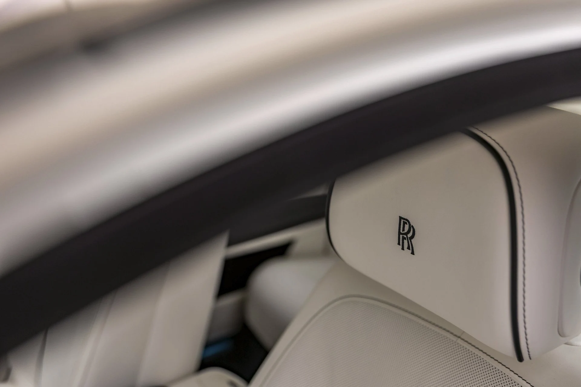 mph028_1328815377_Hi_Tech_Luxury_Imports_LLC_SCA_13_GZ_09_TU_235637_image_28_effa5f36ff