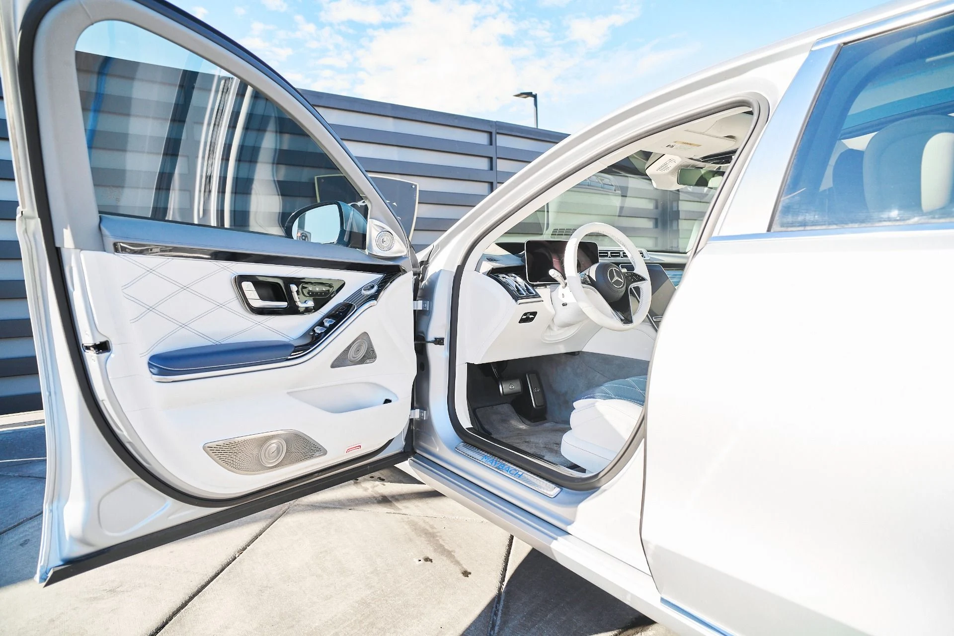 mph028_1332492221_Used_2024_Mercedes_Benz_S_Class_Maybach_S_680_1765936784_6d7c142148