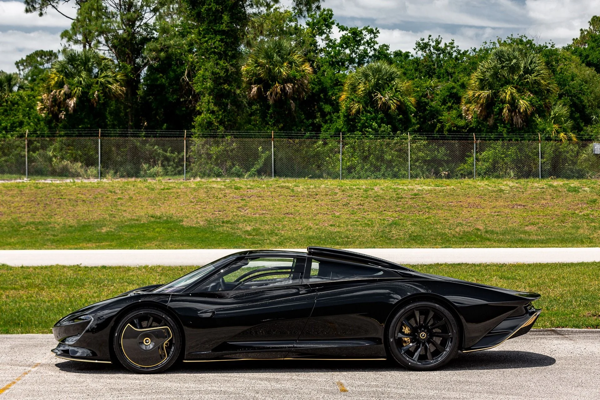 mph028_1333000400_Used_2020_Mc_Laren_Speedtail_XP_10_Bespoke_ad9cf57580