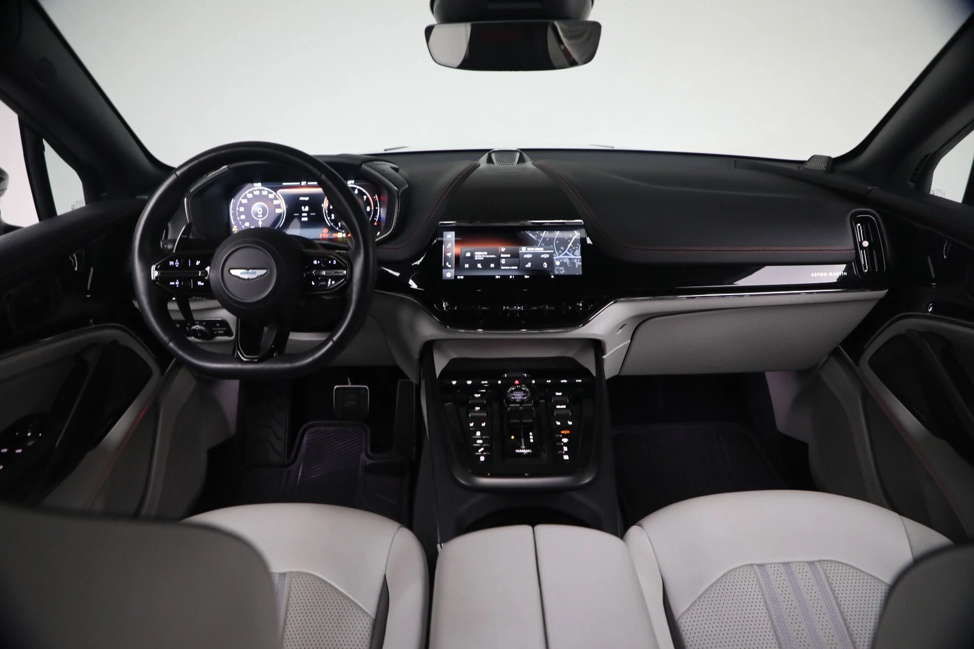 mph028_1335505296_Used_2025_Aston_Martin_DBX_707_1773871461_c42f6bf124