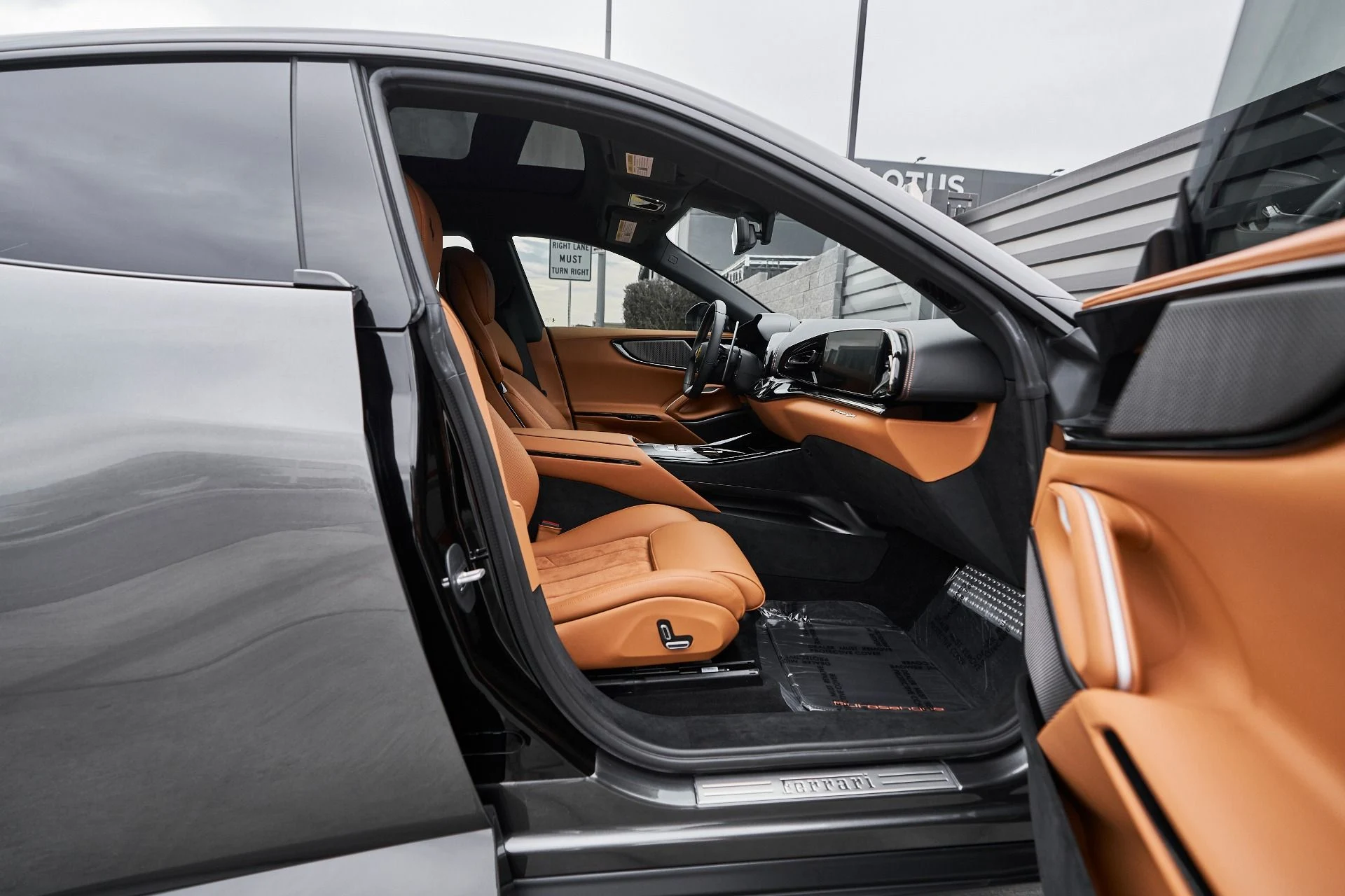 mph028_1345283509_Used_2025_Ferrari_Purosangue_1762993306_d3b93a5b88