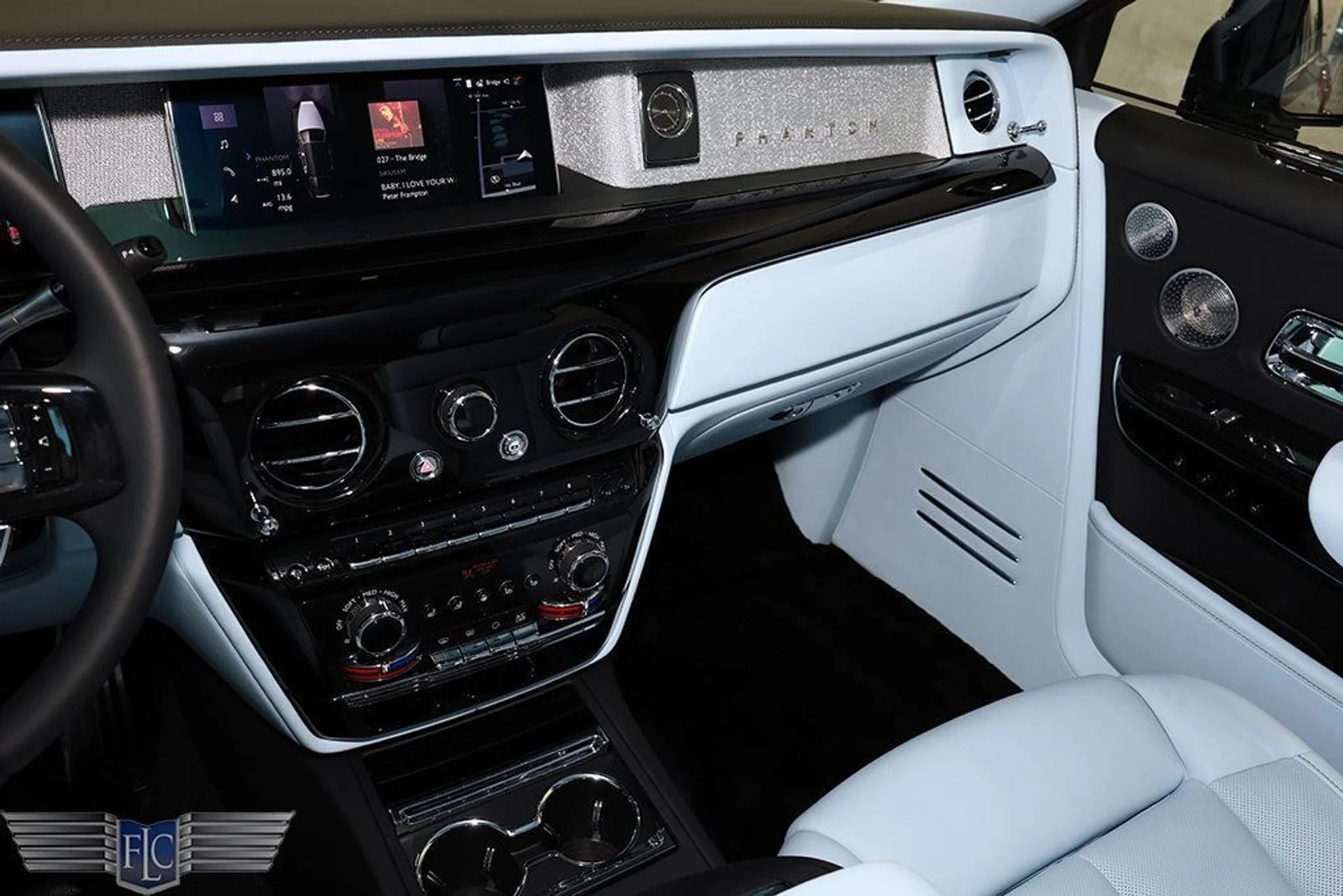 mph028_135705601_used_2025_rolls_royce_phantom_sedan_9689_22959551_29_1024_950168a150