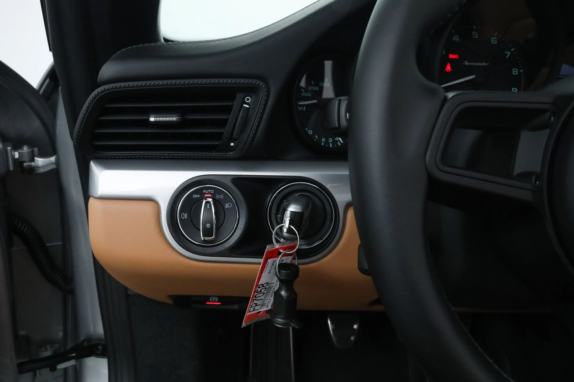 mph028_1360187967_4f0e7ec048fa90efe9d770e6169c464f_f8b71d9f57