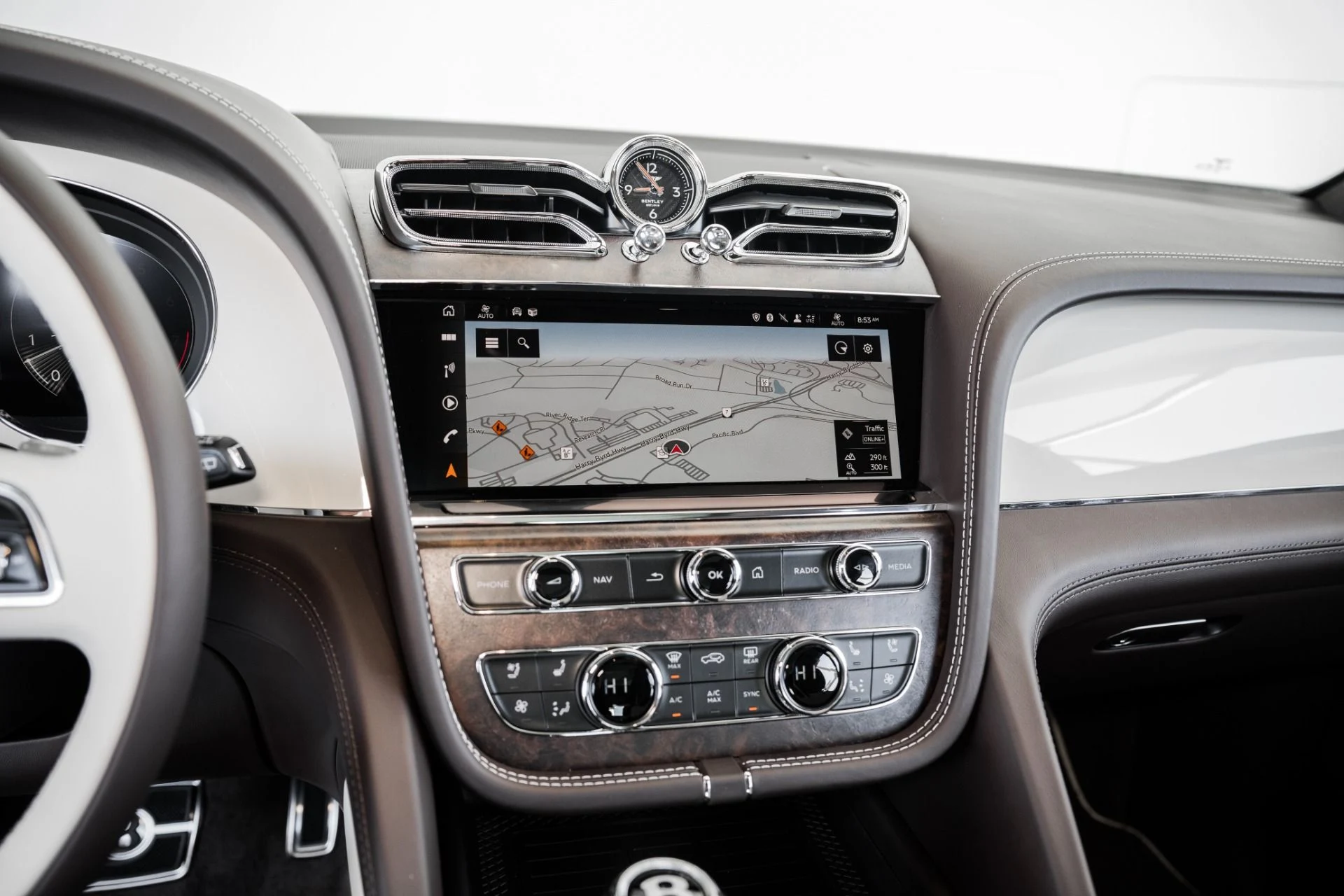 mph028_1367946142_Used_2023_Bentley_Bentayga_Azure_1673896555_d2625d17f1