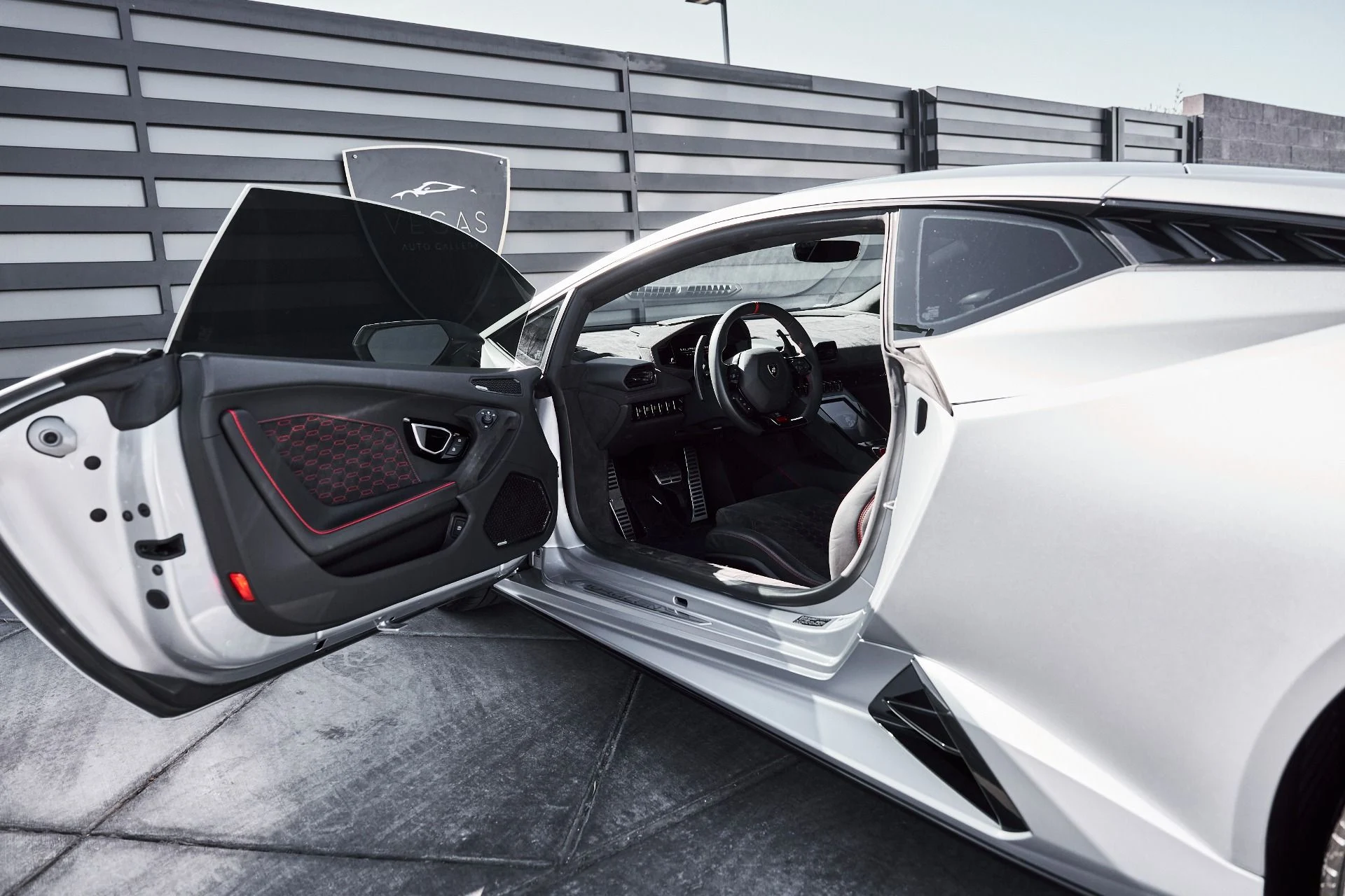 mph028_1385700922_Used_2023_Lamborghini_Huracan_Tecnica_Base_1777013702_0349e0fc11