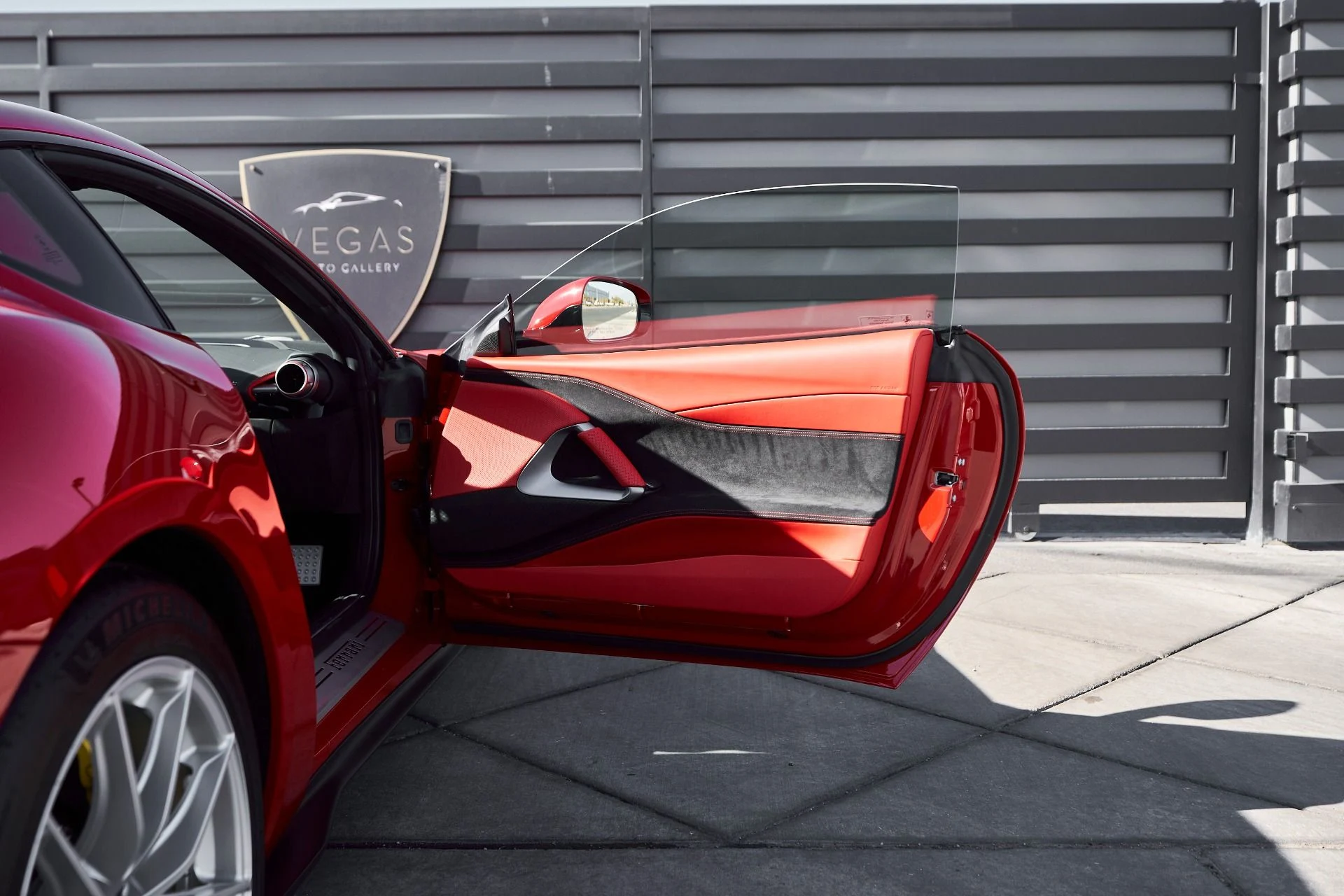 mph028_1394802760_Used_2018_Ferrari_812_Superfast_Base_1767042820_decaab4261