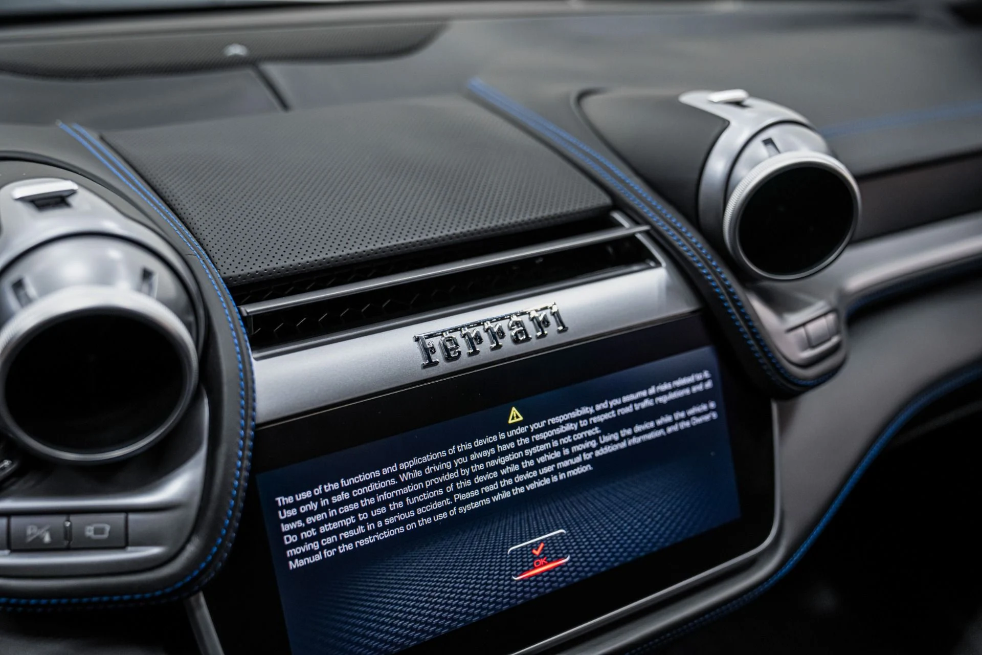 mph028_1397183306_Used_2019_Ferrari_GTC_4_Lusso_V12_1762198227_8daa7e11ed