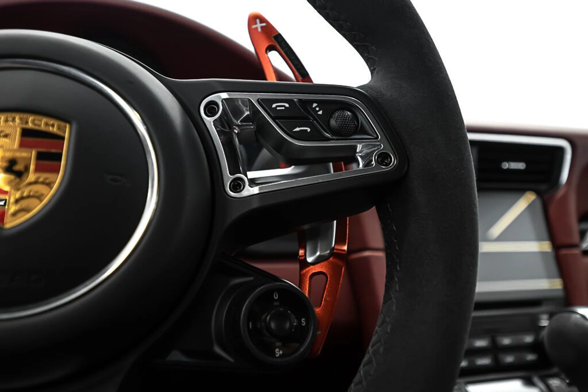 mph028_140884949_porsche_911_2018_jpg_v_1758918548_e6567a6e7b