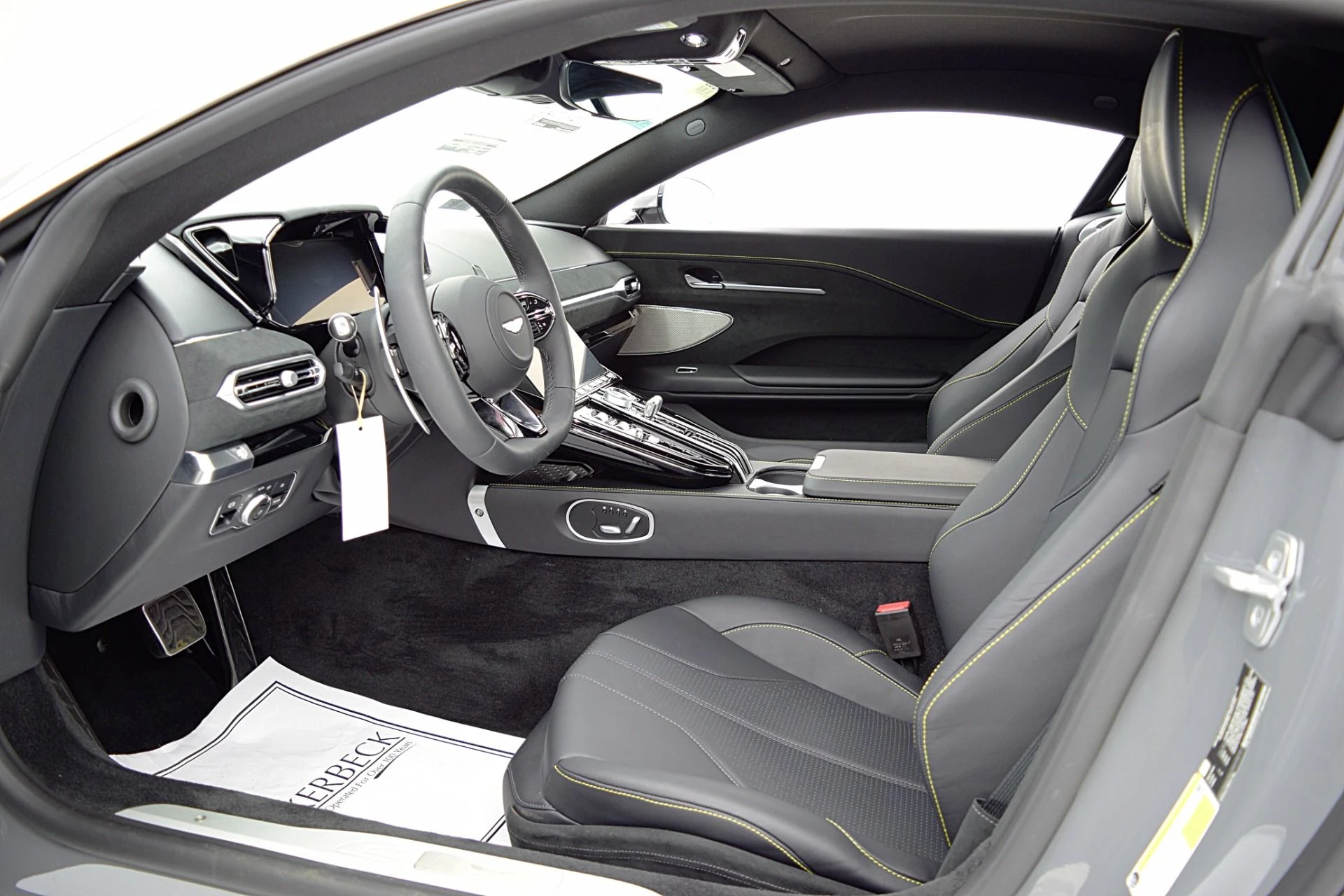 mph028_1413790346_New_2026_Aston_Martin_Vantage_Coupe_a4c7b99930