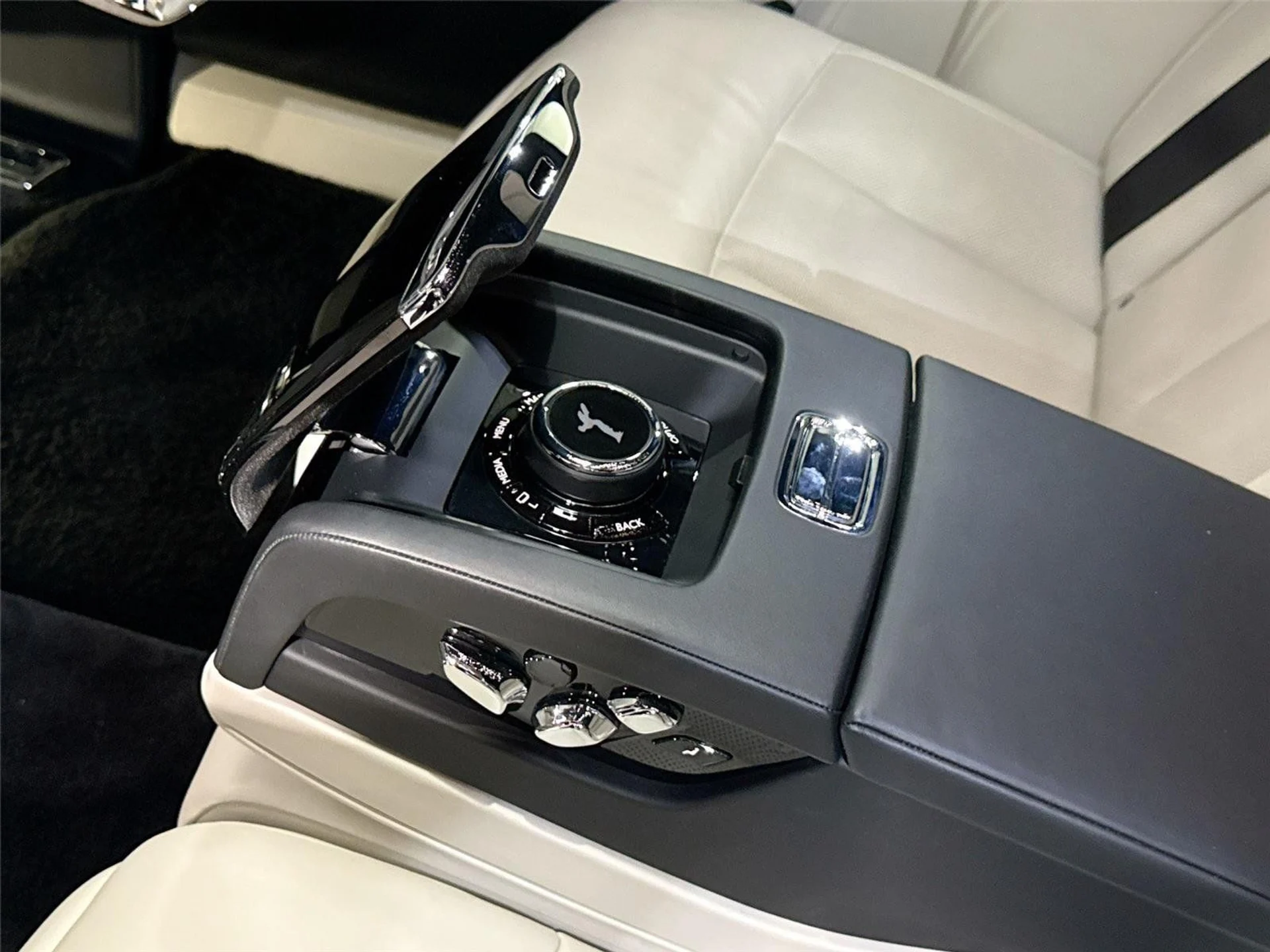 mph028_1422095519_98e75666157809798b8f4d21354a05a5_9788d672c6