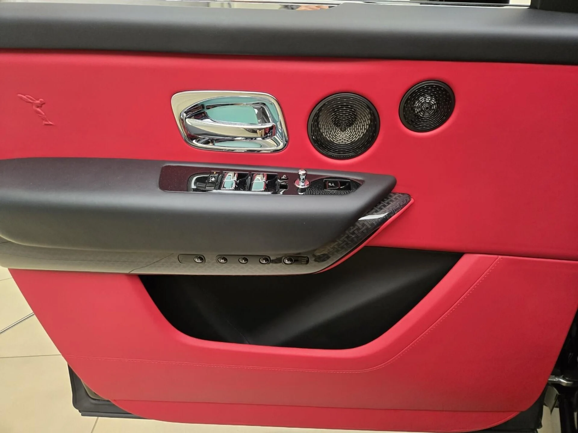 mph028_1431676188_Used_2022_Rolls_Royce_Black_Badge_Cullinan_1773381773_babee667c6