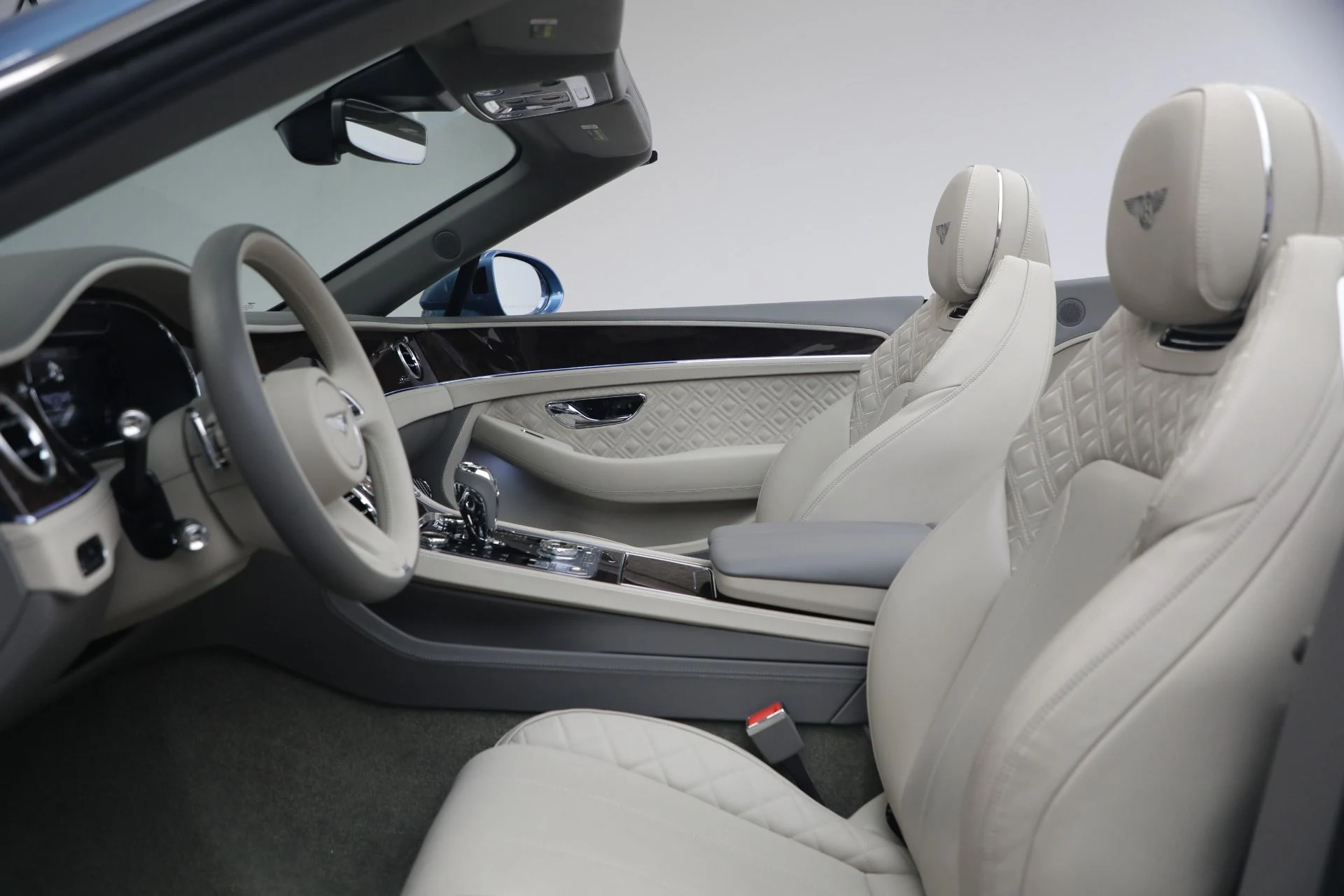 mph028_1438369370_Used_2024_Bentley_Continental_GTC_Speed_1776904724_3c6c1aa086