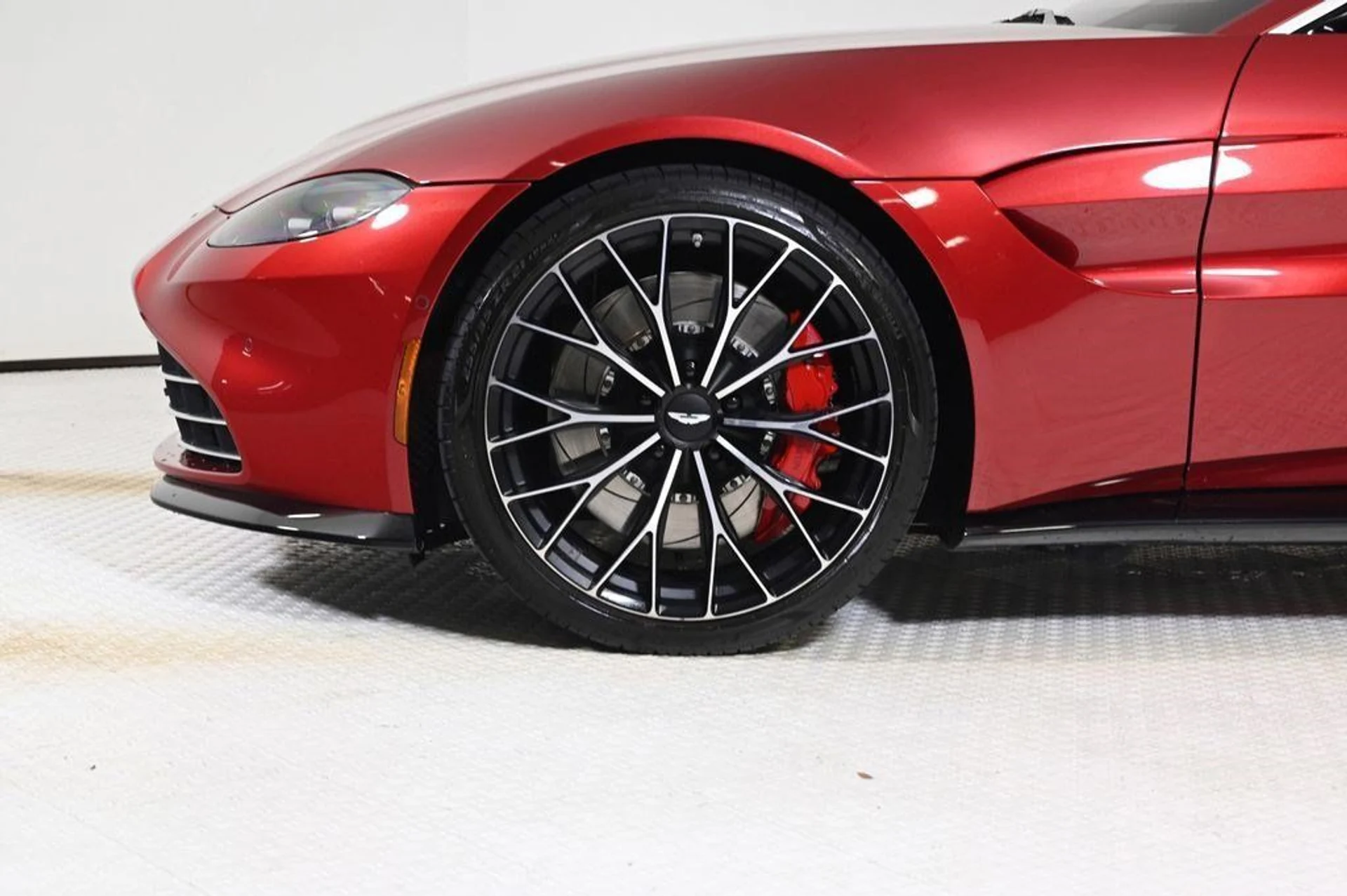 mph028_1439664967_used_2023_aston_martin_vantage_coupe_11350_22936848_28_1024_4c36316ce5