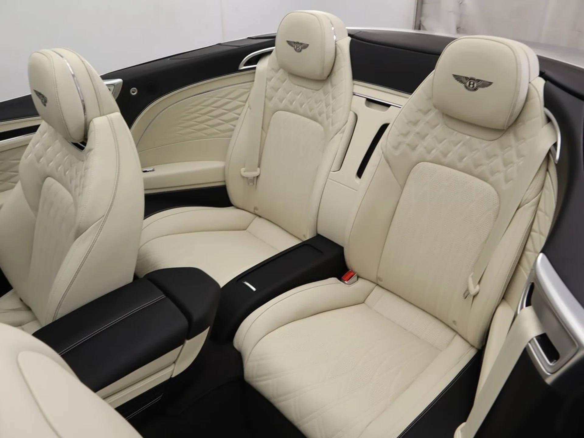 mph028_1455935490_new_2026_bentley_continental_gtc_8119_22950938_29_1024_0e6d31654a