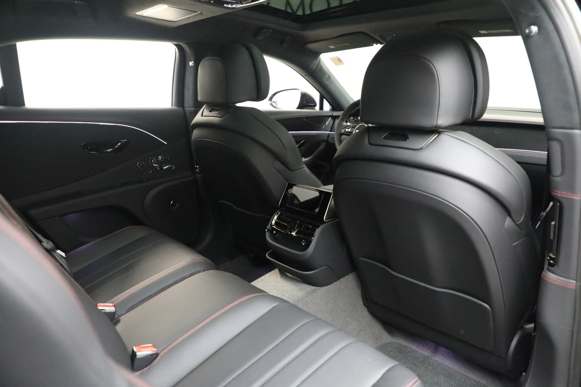 mph028_1458366329_New_2025_Bentley_Flying_Spur_Black_Edition_19f5a68ca7