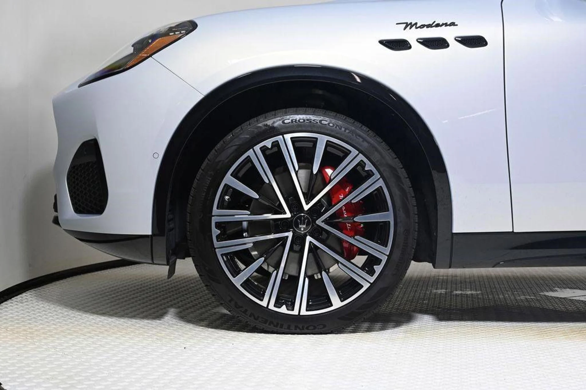 mph028_1463834484_new_2025_maserati_grecale_modenaawd_11350_22975671_28_1024_381771e587