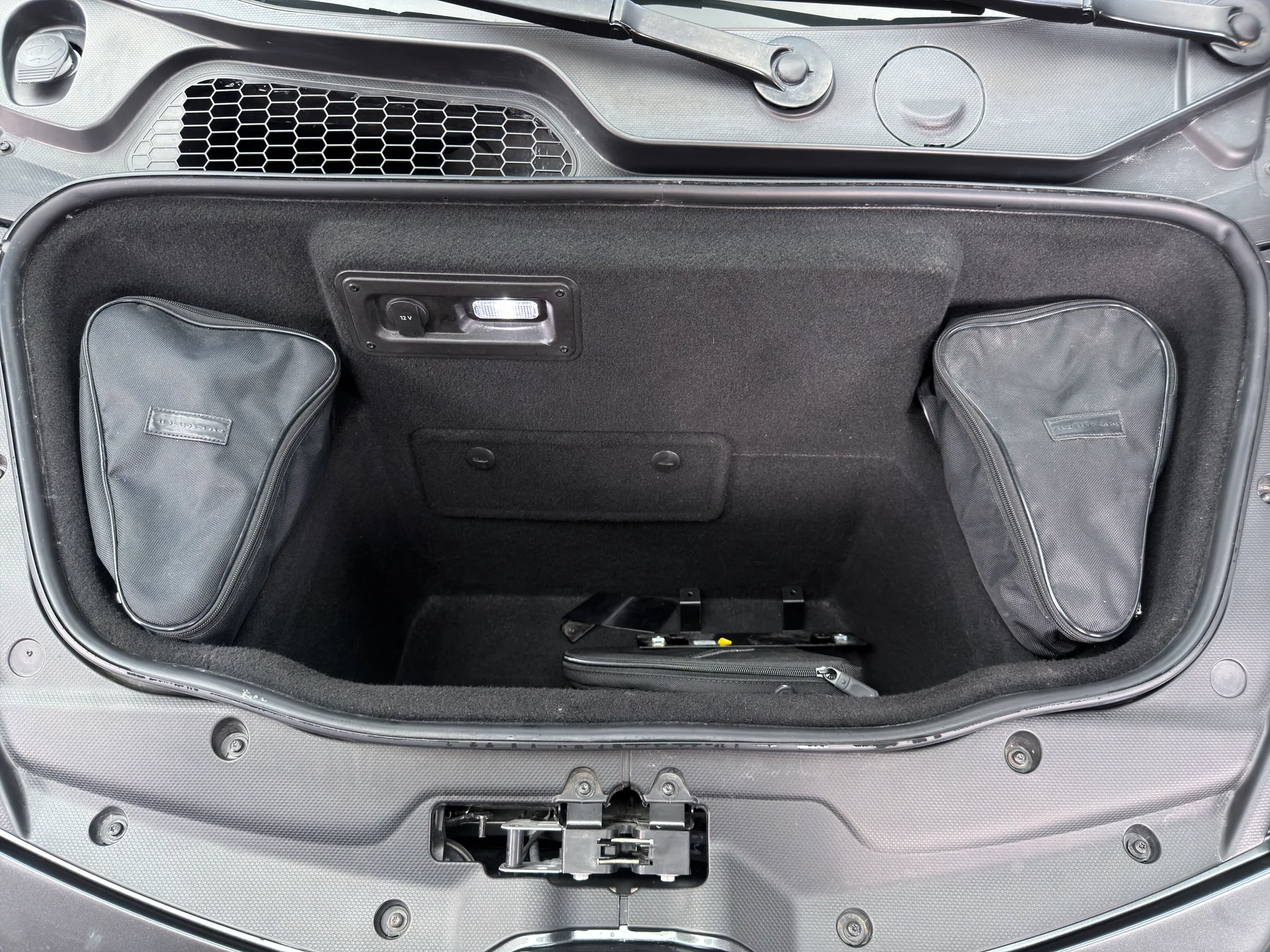 mph028_1469024481_RPA_3771_engine_bay_002_a71e5c95f9