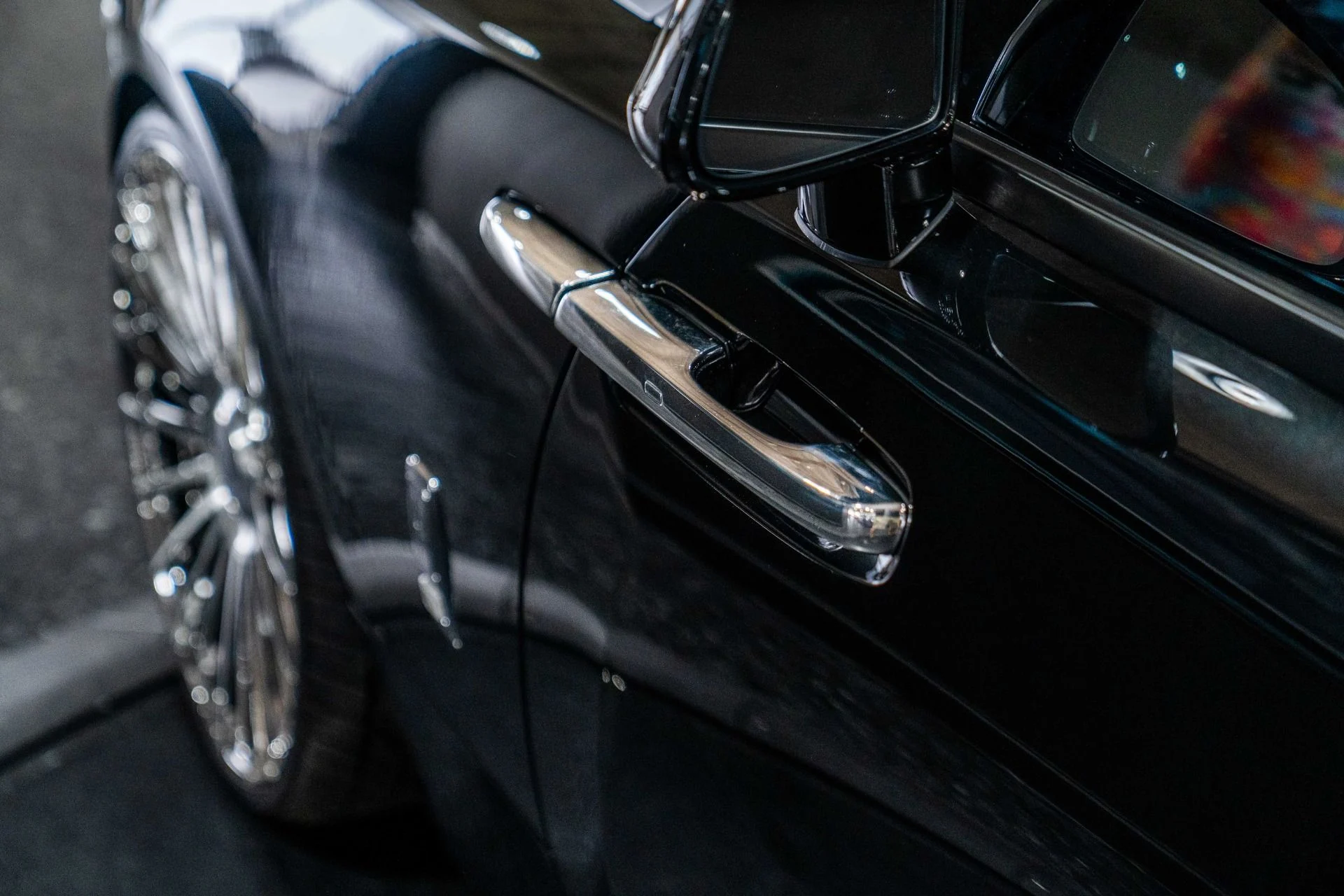 mph028_1470184821_Used_2014_Rolls_Royce_Wraith_360000_MSRP_Starlight_Headliner_24_Wheels_1765746210_0230f97f73