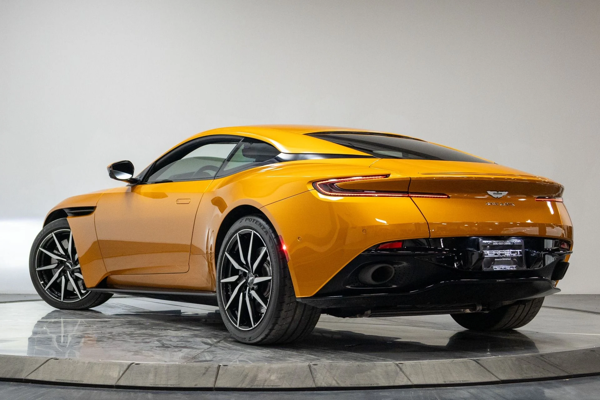 mph028_1470330300_Used_2018_Aston_Martin_DB_11_1761056819_b8d70d0f30