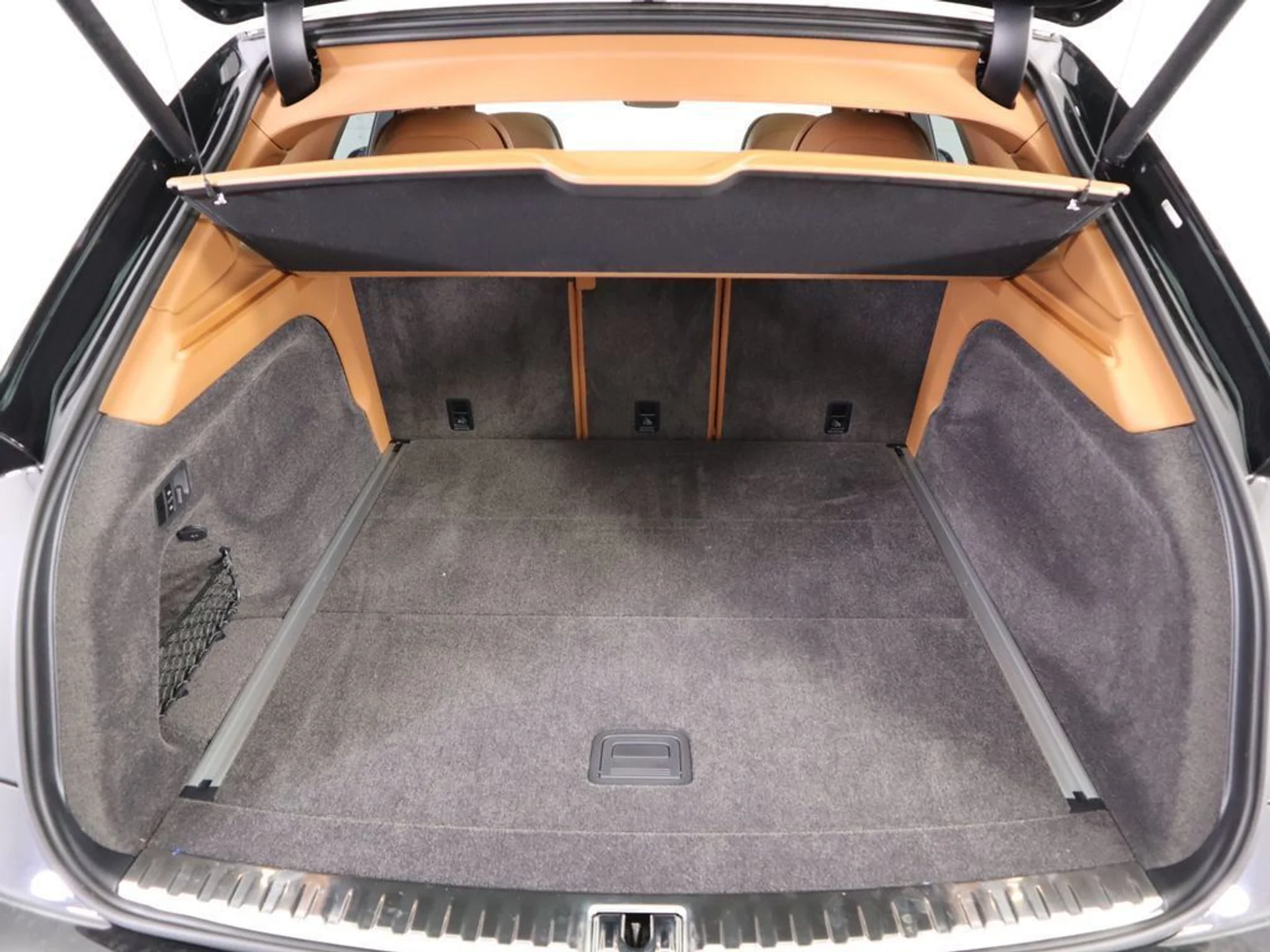 mph028_1477483212_new_2025_bentley_bentayga_v8awd_8119_22910537_29_1024_4442561e11