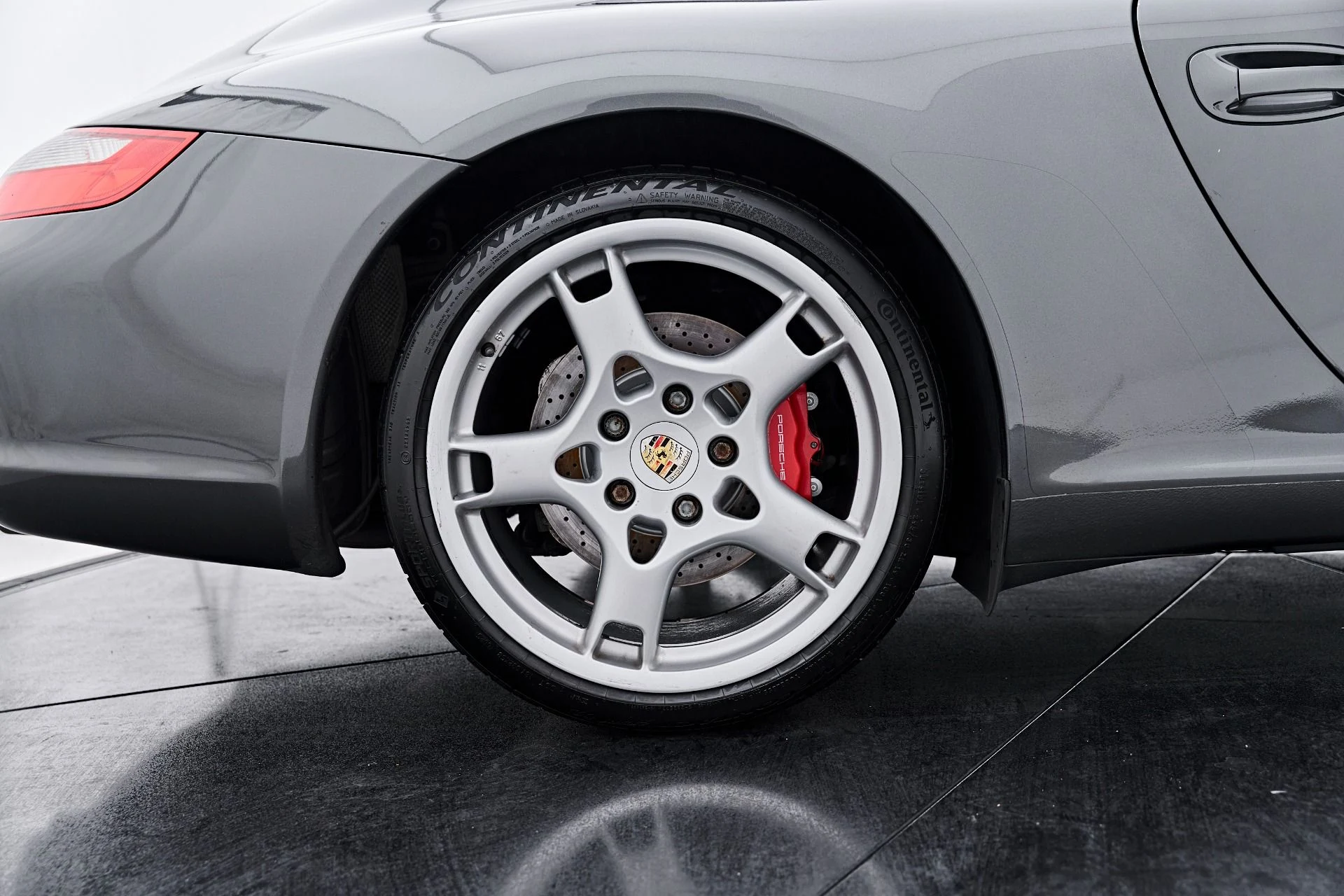 mph028_1481121454_Used_2005_Porsche_911_Carrera_S_1791837310_26081c26af