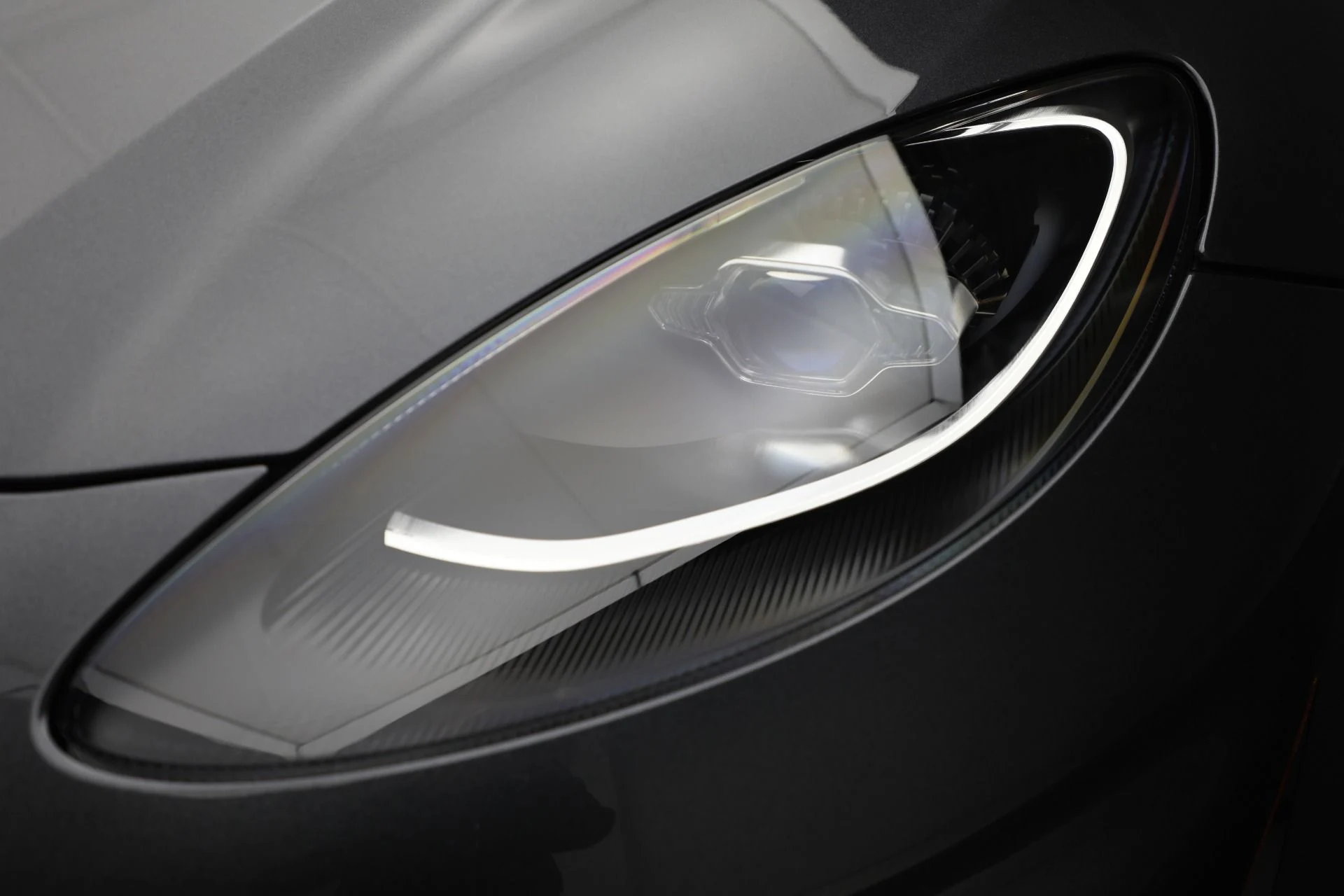 mph028_1485963783_New_2025_Aston_Martin_DBX_707_707_5138dd8450