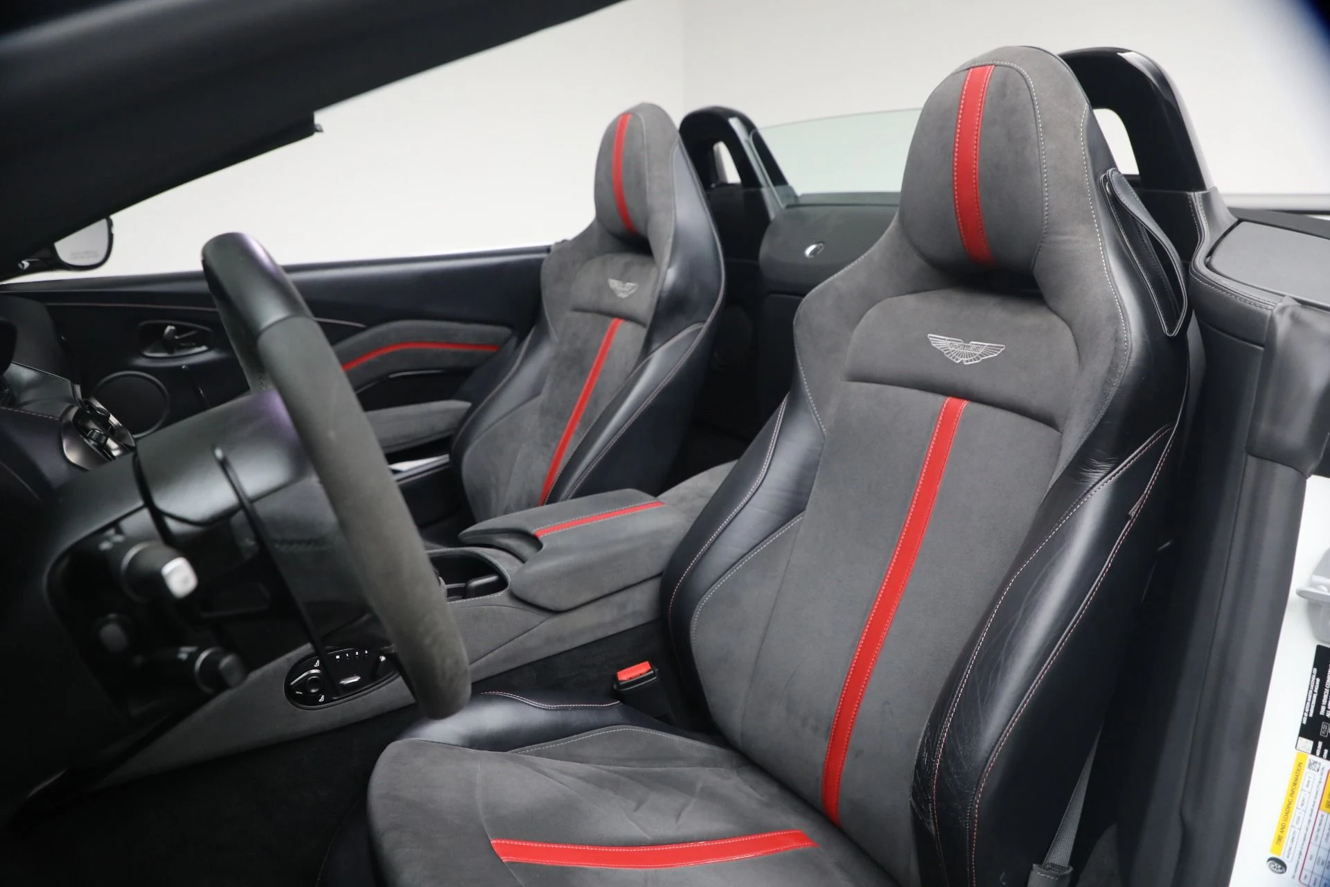 mph028_1488782655_Used_2023_Aston_Martin_Vantage_F1_Edition_1784727117_1061dcb94f