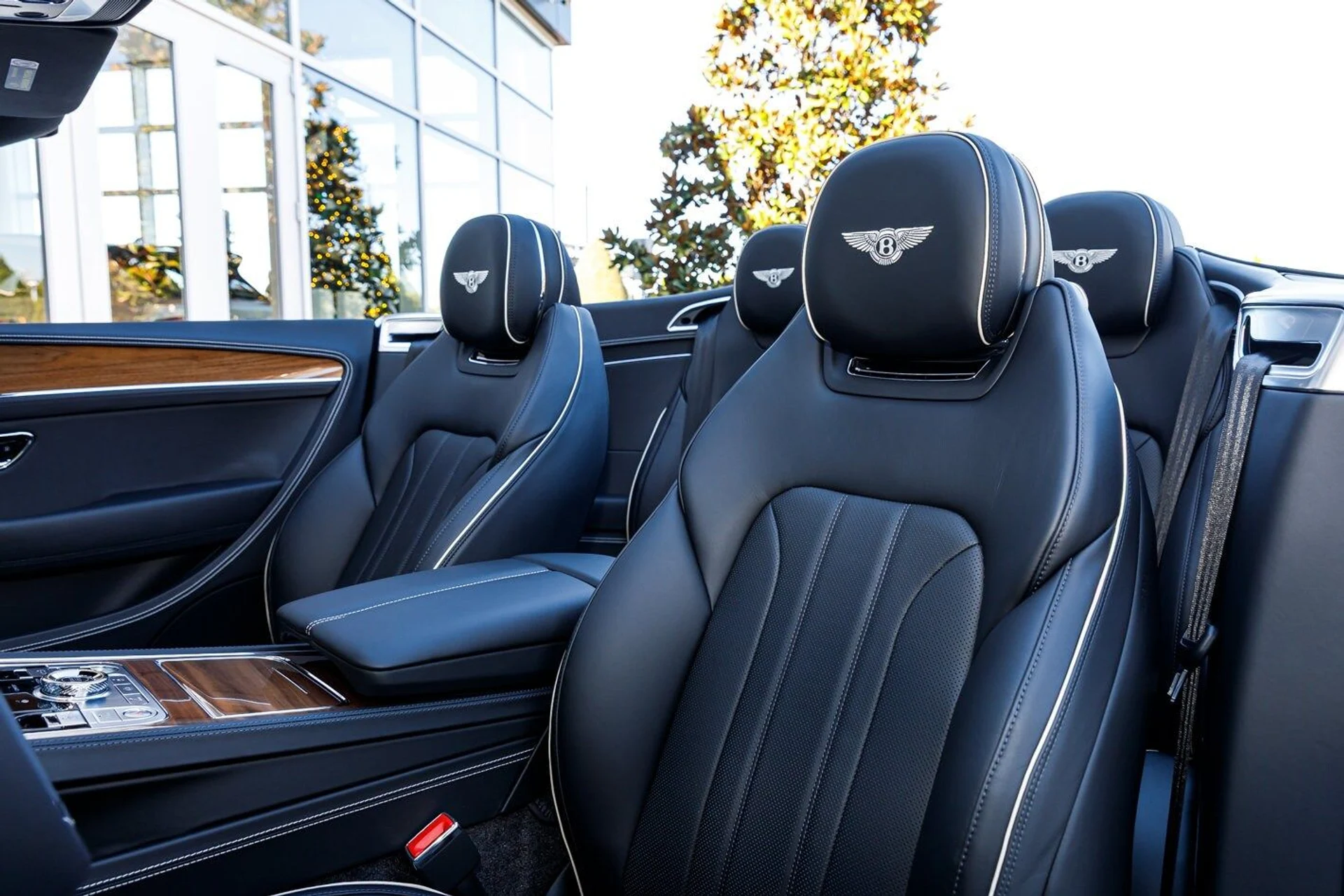 mph028_1505324419_809774a8ece05d71e0e195209c1caad6x_9d4346cb1d