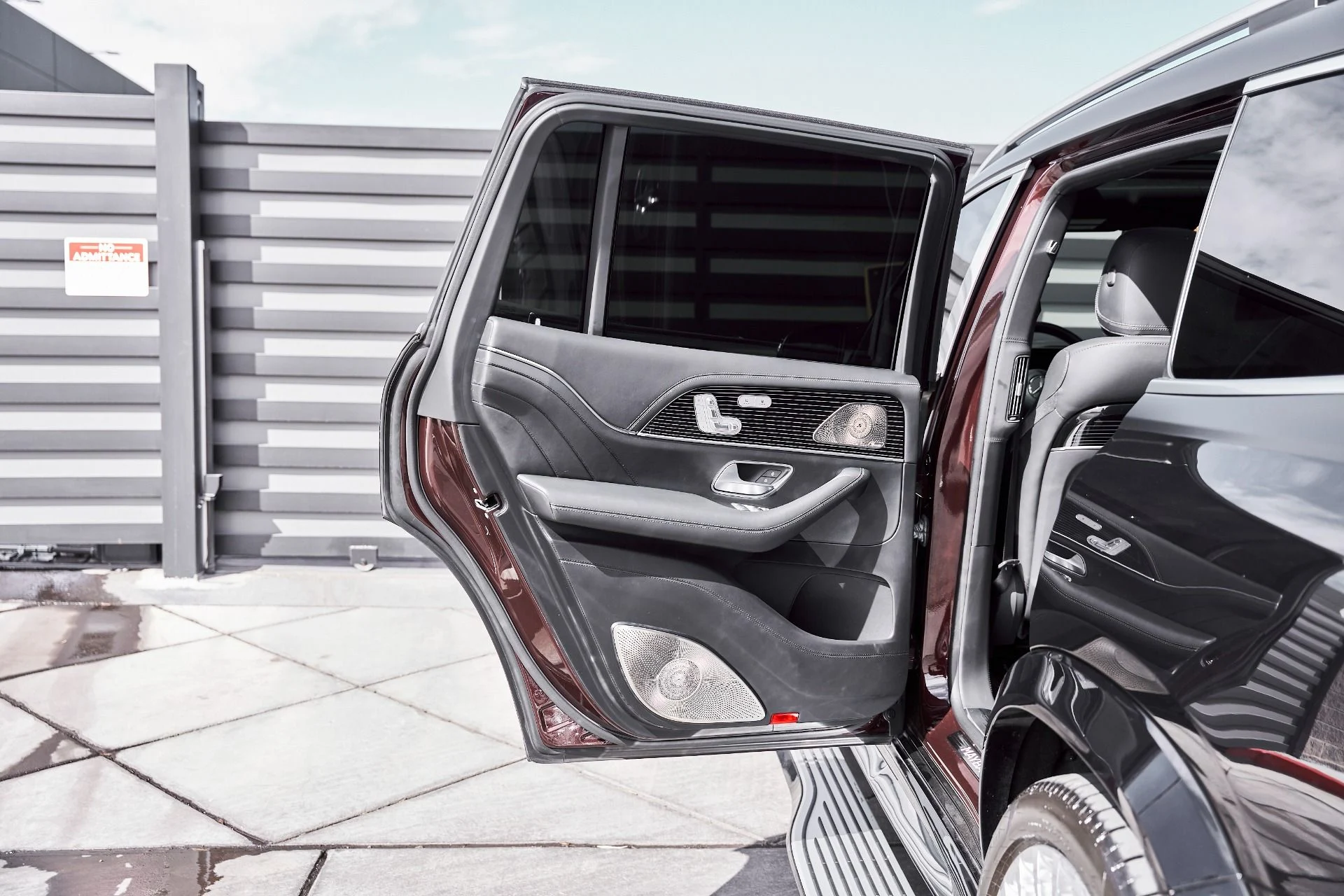 mph028_1511993243_Used_2024_Mercedes_Benz_GLS_Maybach_GLS_600_1773530604_10e7a0ae6e