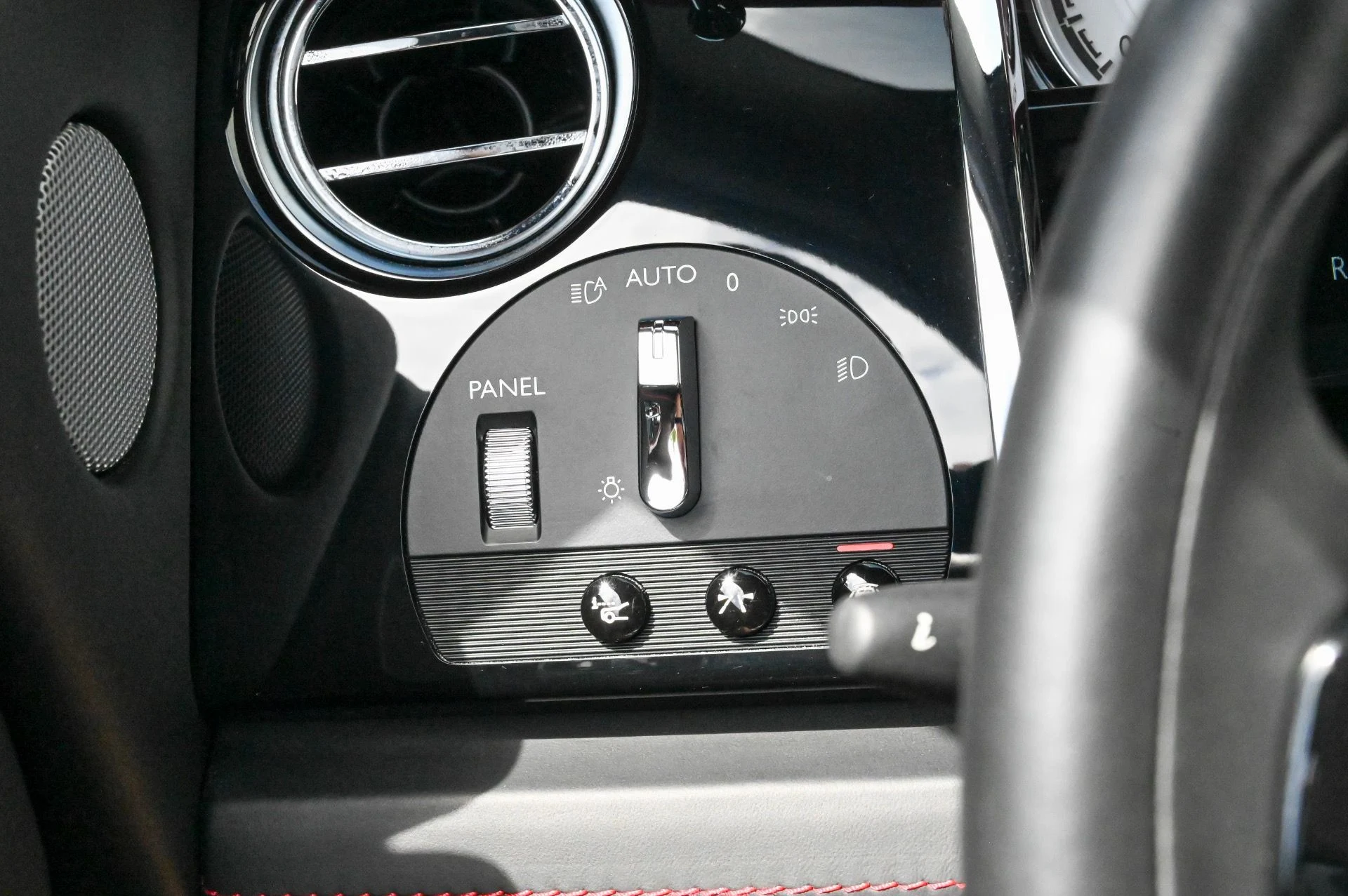 mph028_1513466910_Used_2019_Rolls_Royce_Wraith_1743712915_017ea264c7