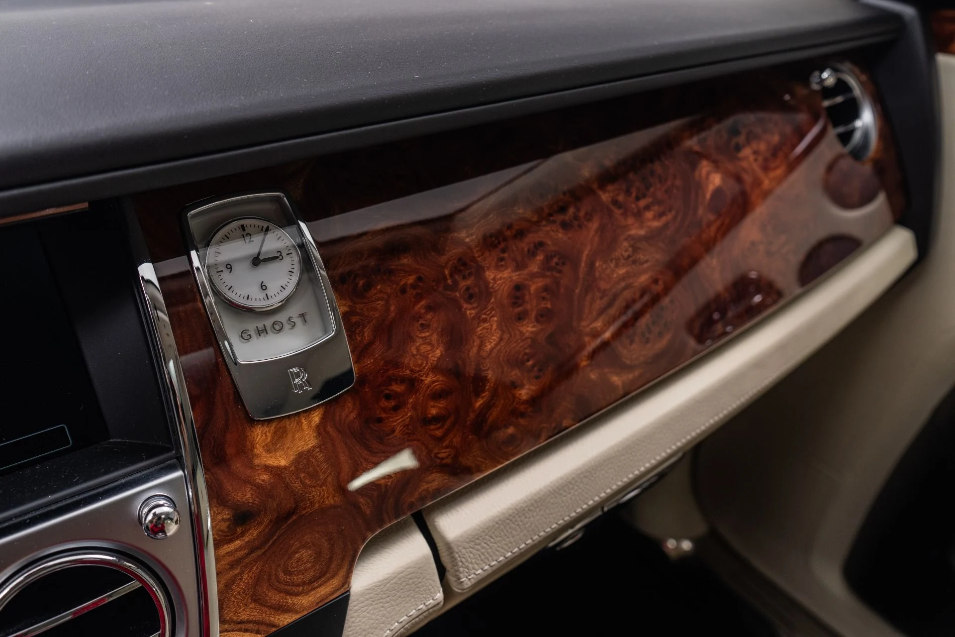 mph028_1517204577_Used_2010_Rolls_Royce_Ghost_1777319383_1cff7366ee