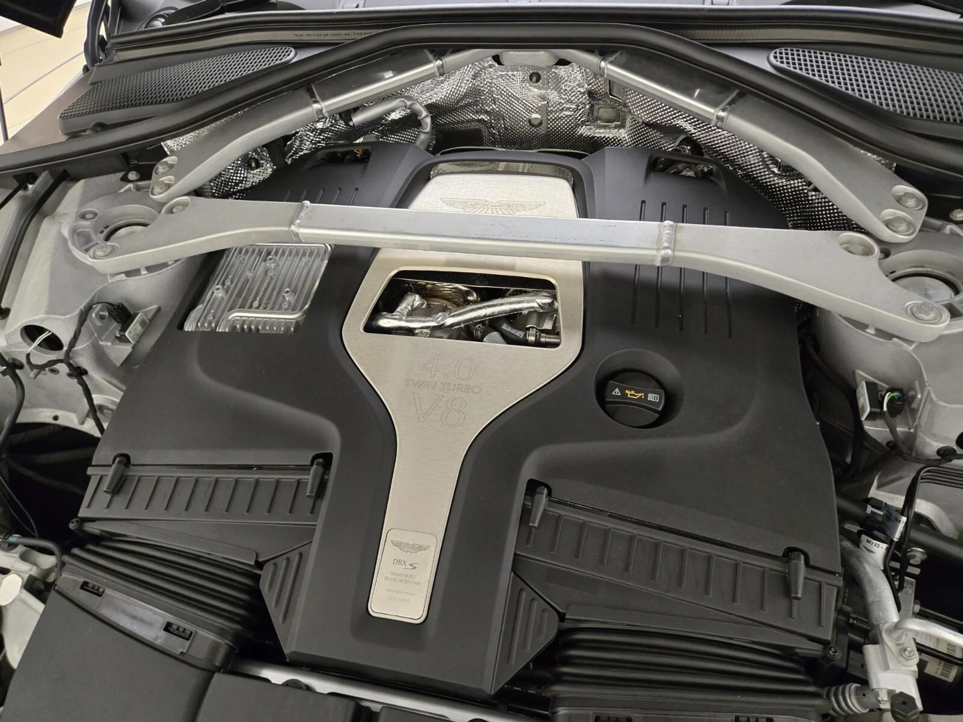 mph028_1520944958_New_2026_Aston_Martin_DBX_S_1780118657_f574987183