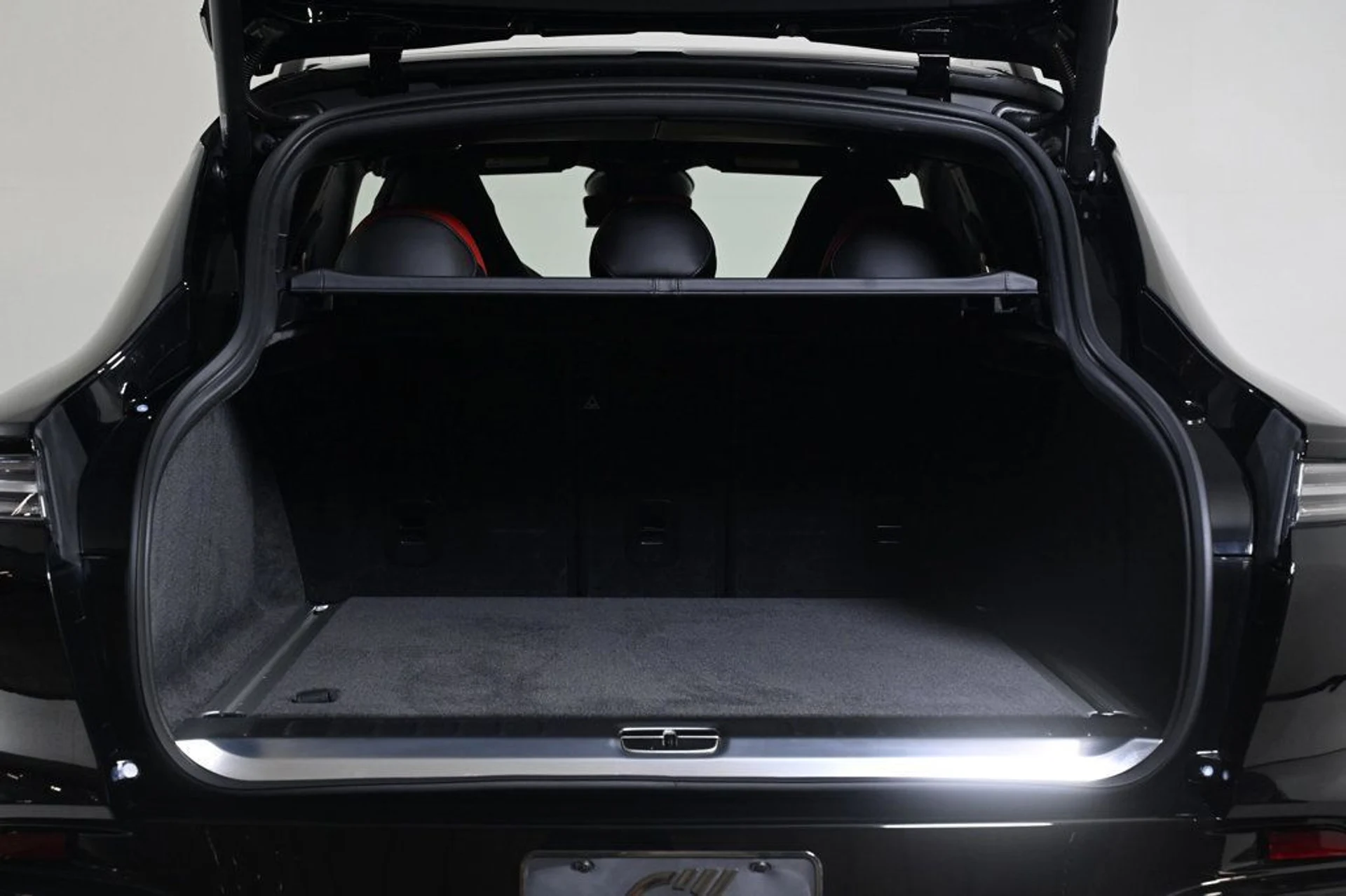 mph028_1521643777_new_2026_aston_martin_dbx_sawd_11350_22961670_28_1024_c02aae69a8