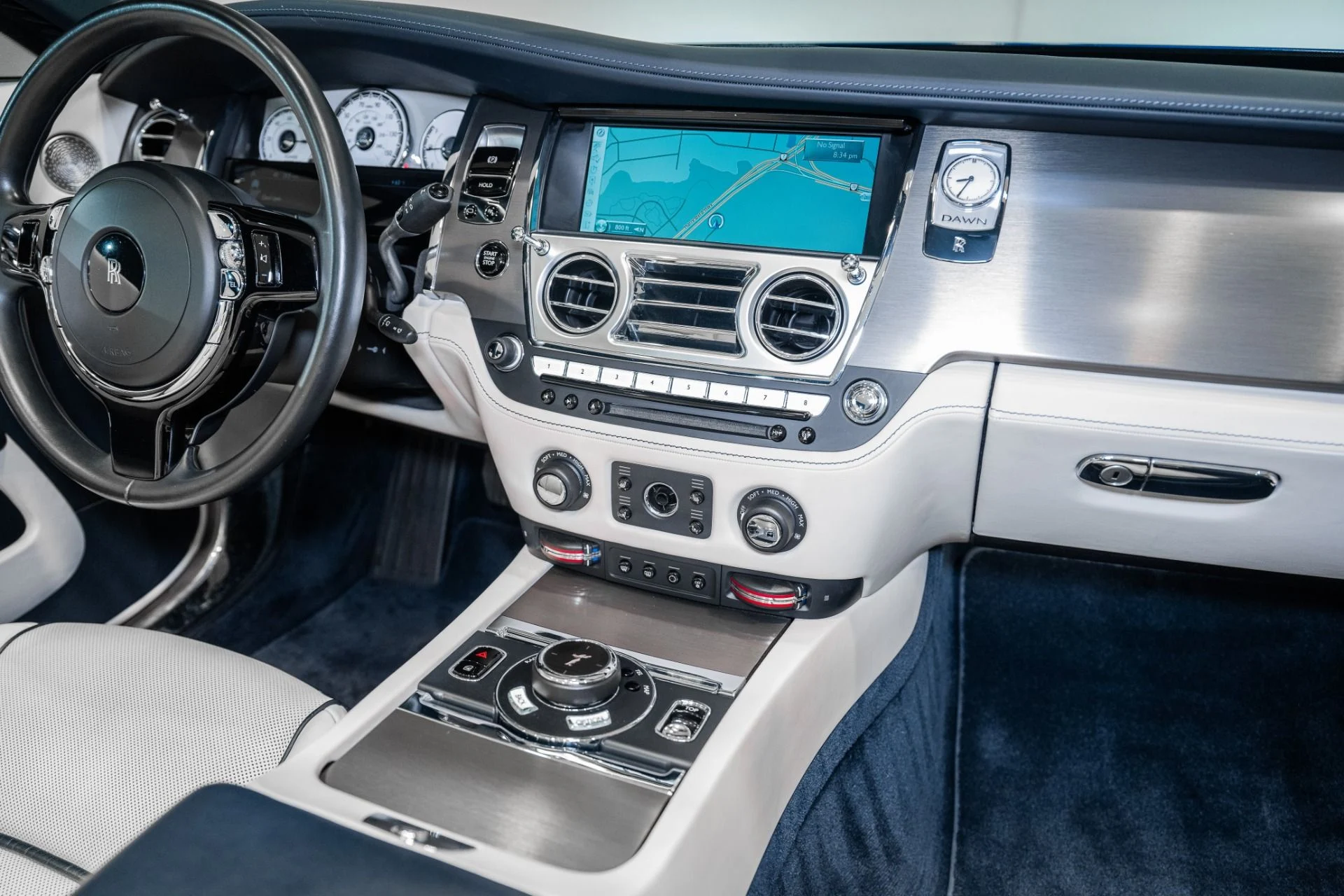 mph028_1527350340_Used_2017_Rolls_Royce_Dawn_1793121432_f7891f4318
